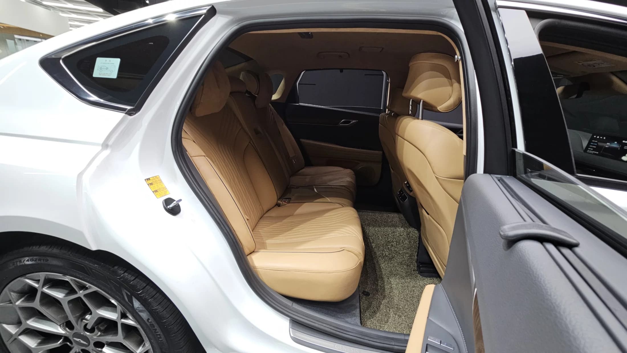 Genesis G80 Gasoline 3.5 Turbo AWD, 2021 г. 58129 км. — фото 12