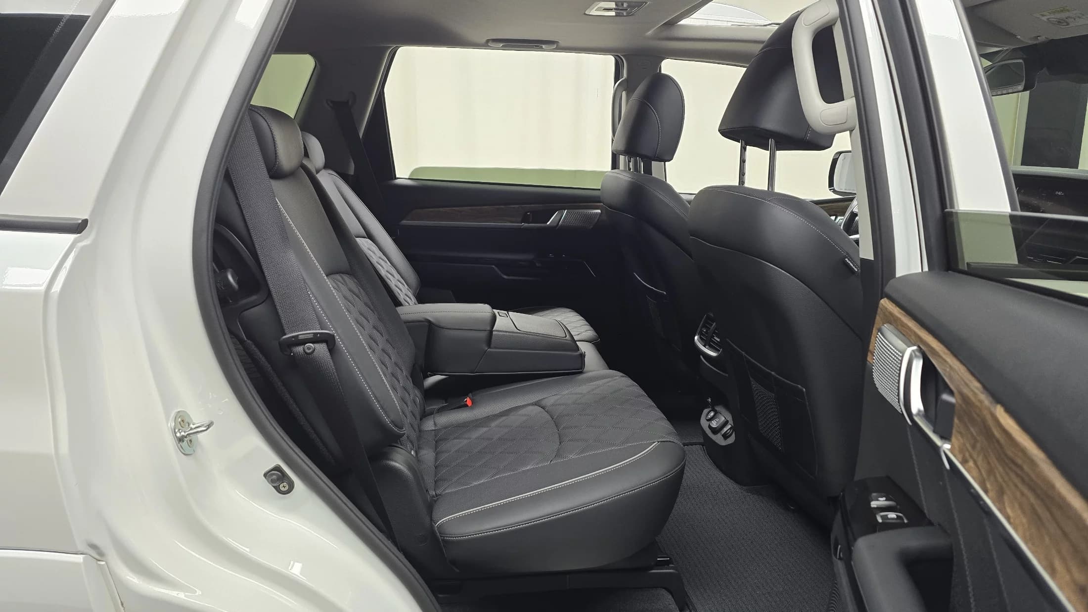 Kia Mohave Diesel 3.0 4WD 5-Seater Masters, 2021 г. 37972 км. — фото 12