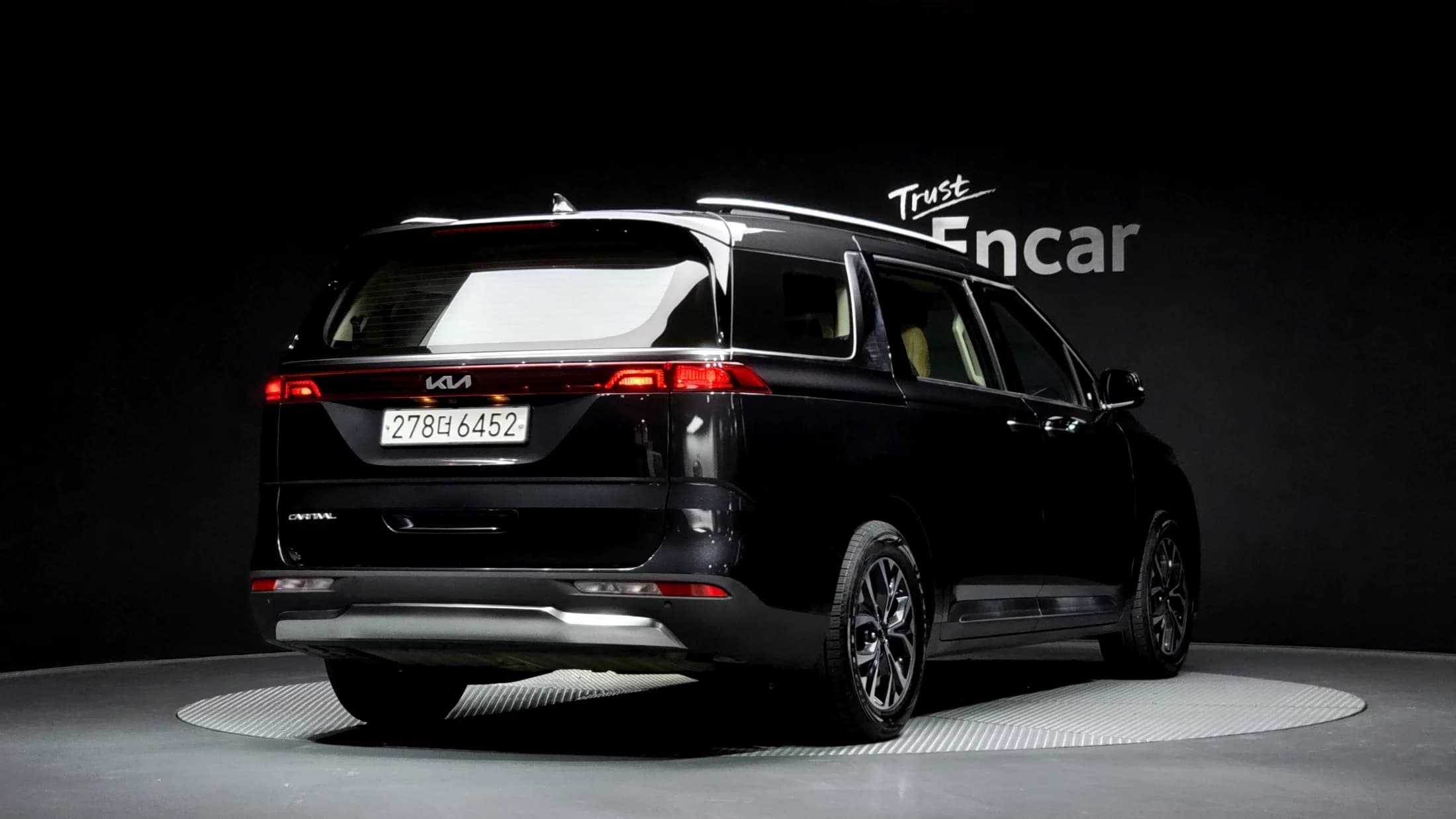 Kia Carnival 9-Seater Noblesse, 2023 г. 69948 км. — фото 2