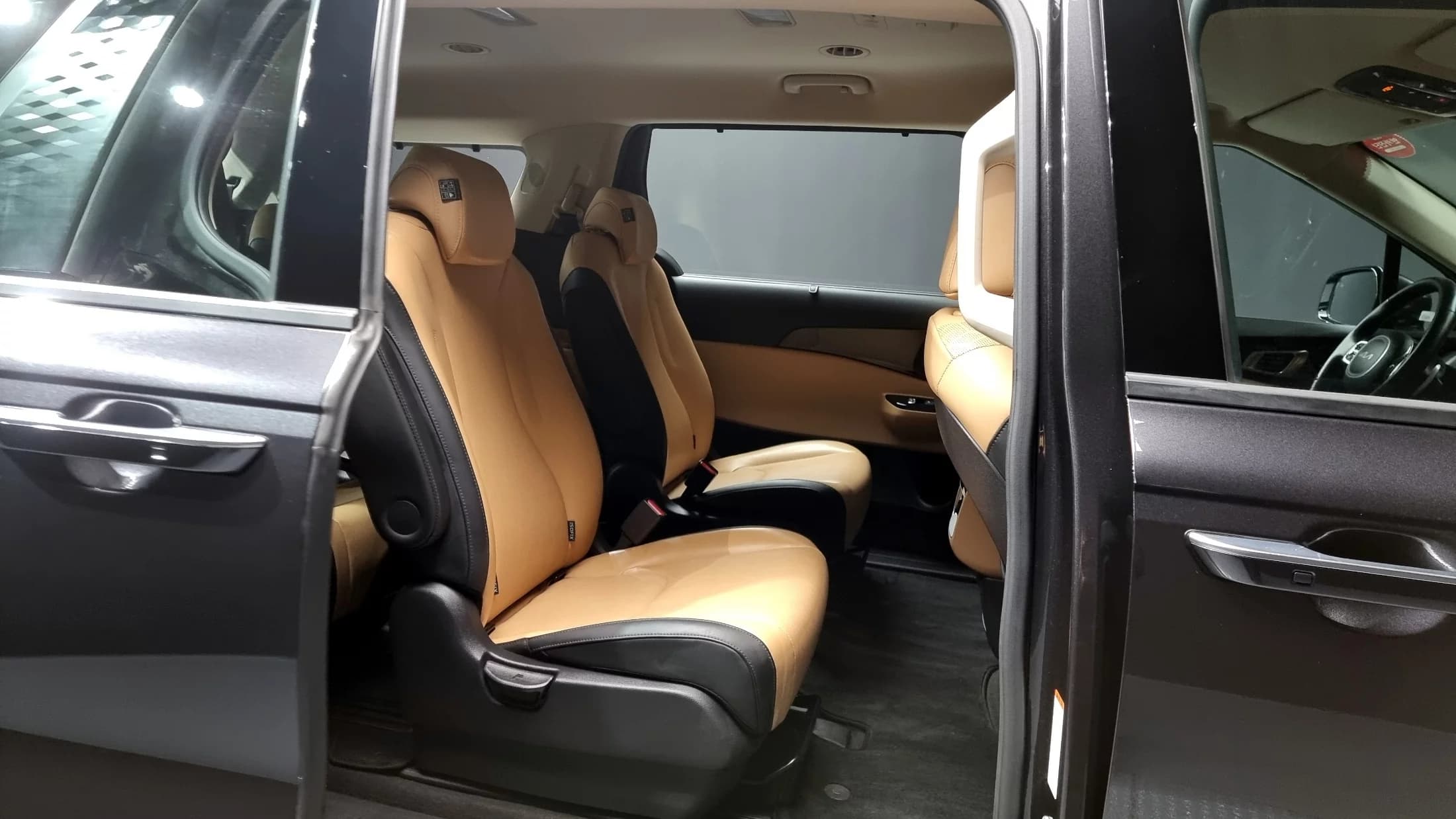 Kia Carnival 9-Seater Noblesse, 2023 г. 69948 км. — фото 12