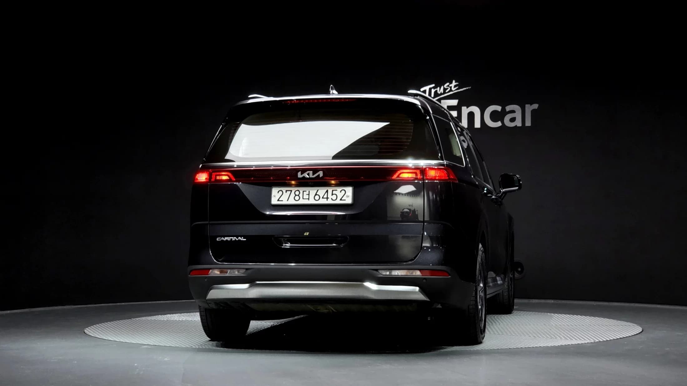 Kia Carnival 9-Seater Noblesse, 2023 г. 69948 км. — фото 4