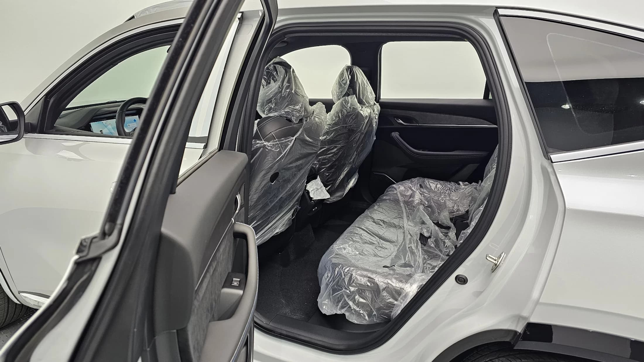 Renault Grand Koleos 1.5 E-TECH Esprit Alphine 2WD, гибрид, 2025 г. — фото 12