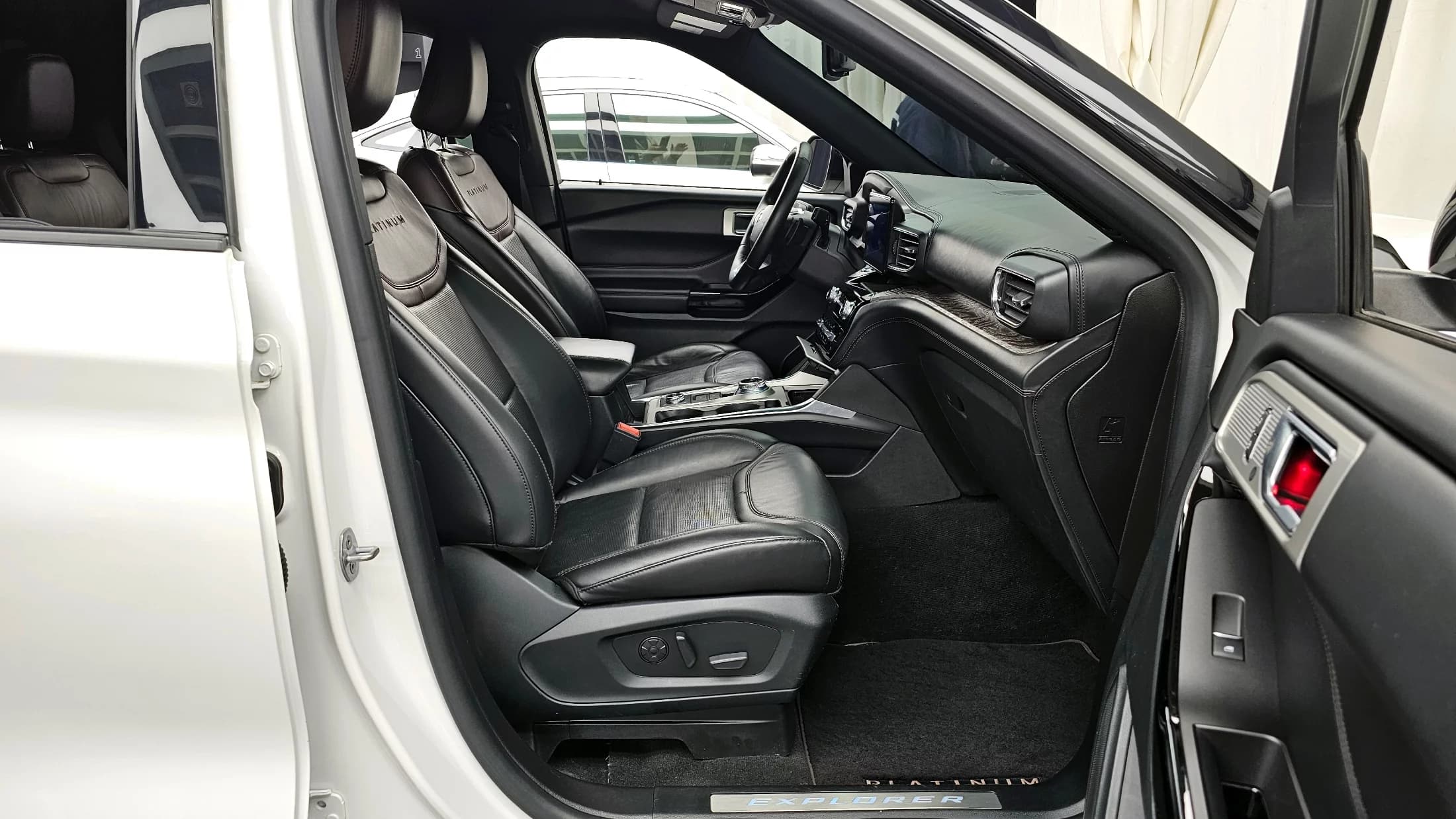 Ford EXPLORER 3.0 Platinum 4WD, 2021 г. 44240 км. — фото 11