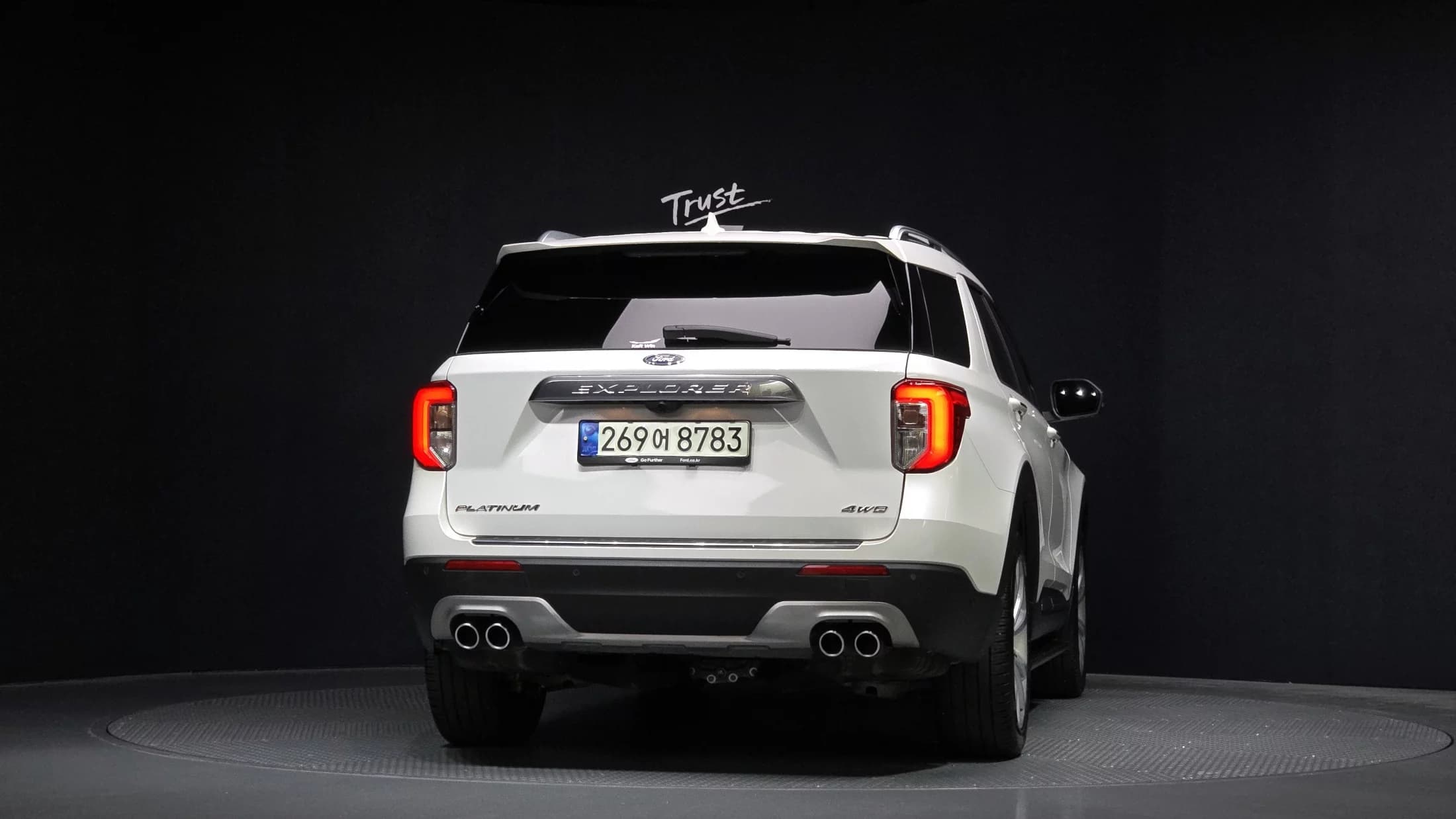 Ford EXPLORER 3.0 Platinum 4WD, 2021 г. 44240 км. — фото 4