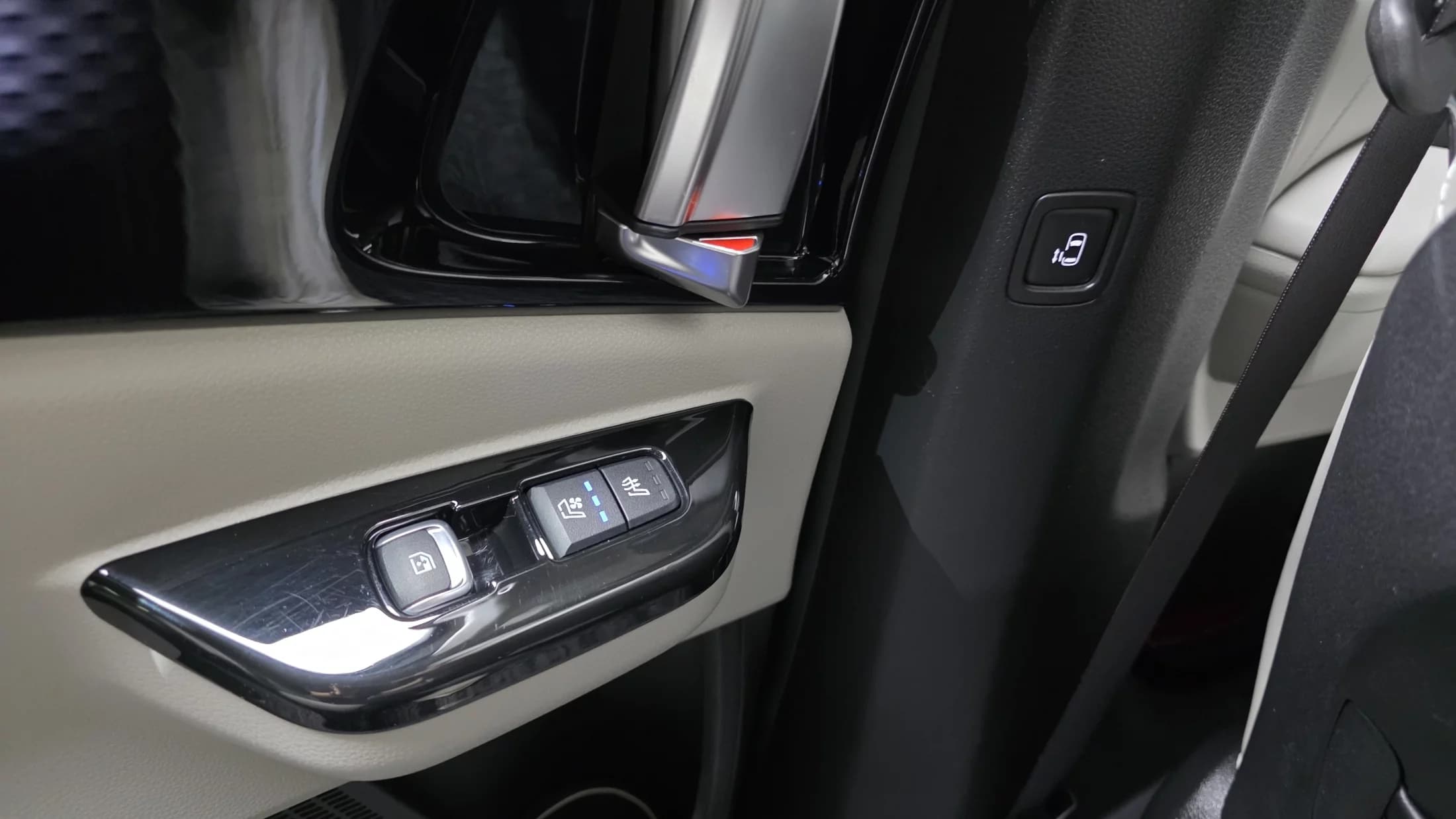 Kia Carnival 7-Seater Signature, 2021 г. 20919 км. — фото 18