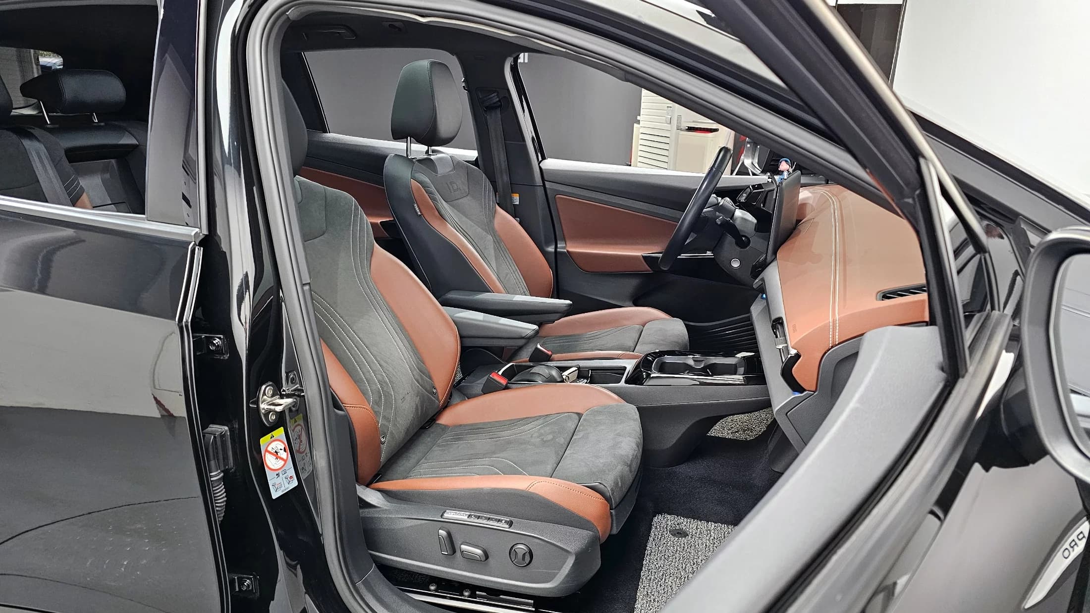 Volkswagen ID.4 Pro, электромобиль, 2022 г. 68052 км. — фото 12
