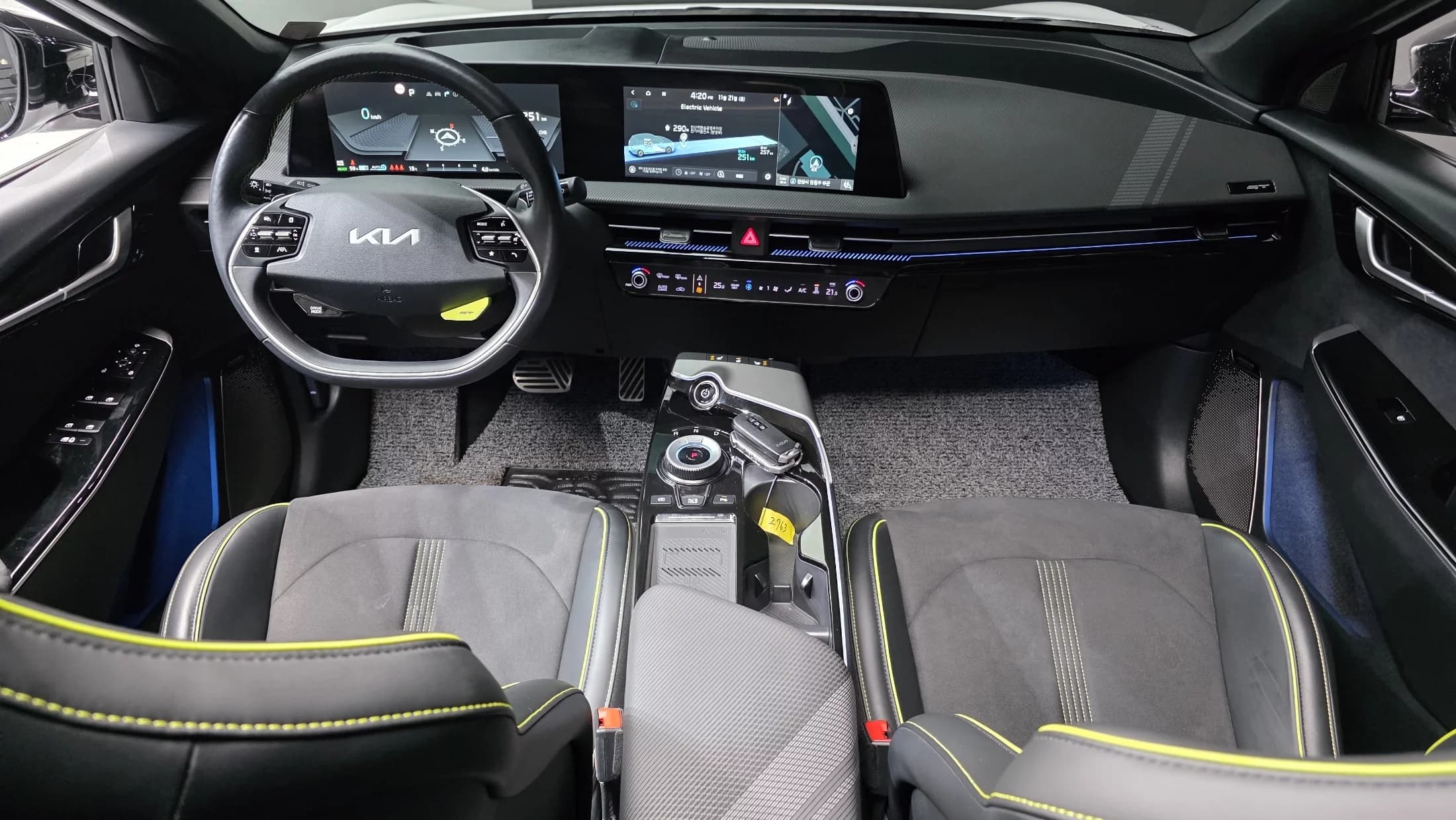 Kia EV6 GT 4WD, электромобиль, 2023 г. 39033 км. — фото 7