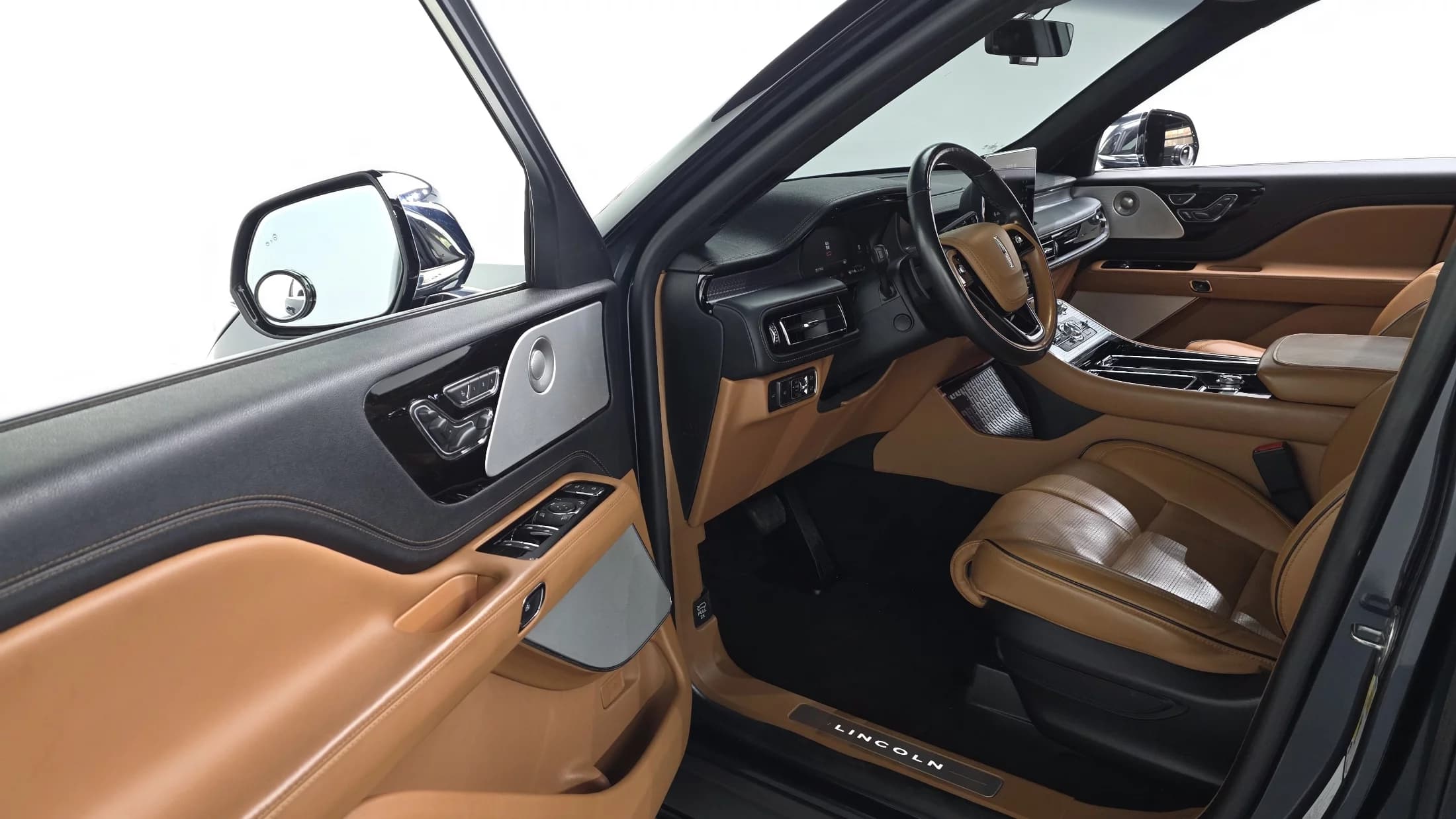 Lincoln AVIATOR 3.0 Black Label AWD, 2022 г. 48583 км. — фото 11