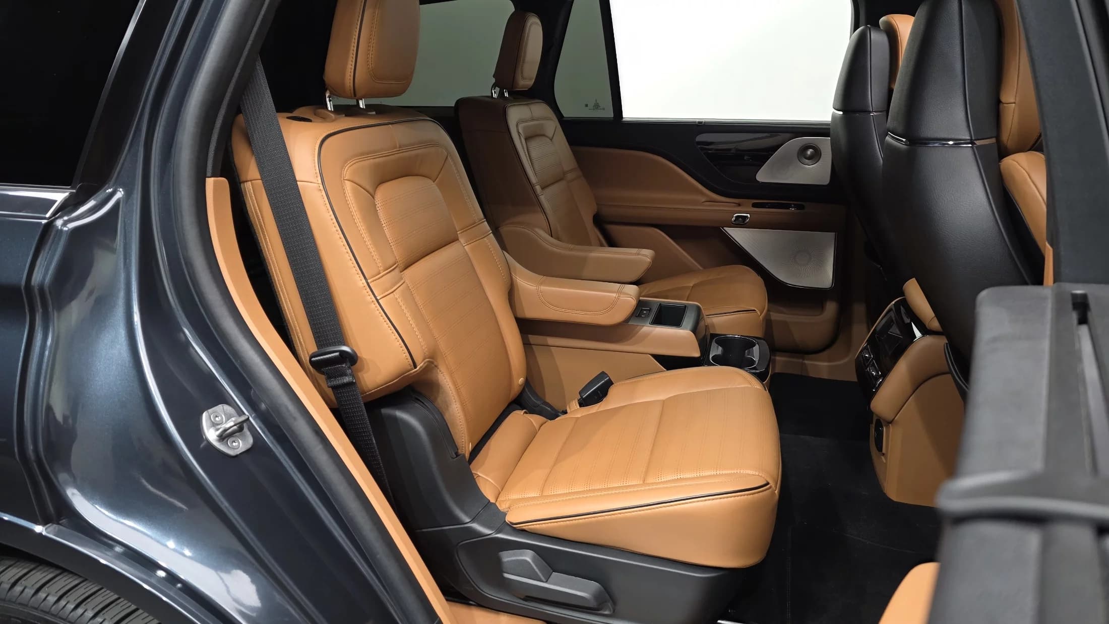 Lincoln AVIATOR 3.0 Black Label AWD, 2022 г. 48583 км. — фото 12