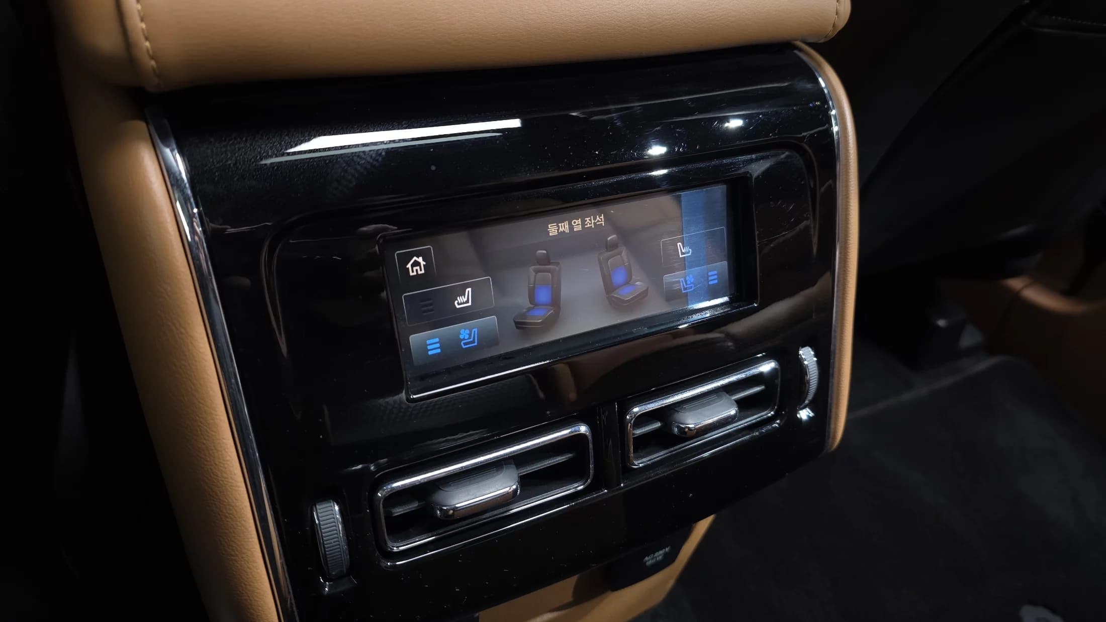 Lincoln AVIATOR 3.0 Black Label AWD, 2022 г. 48583 км. — фото 19
