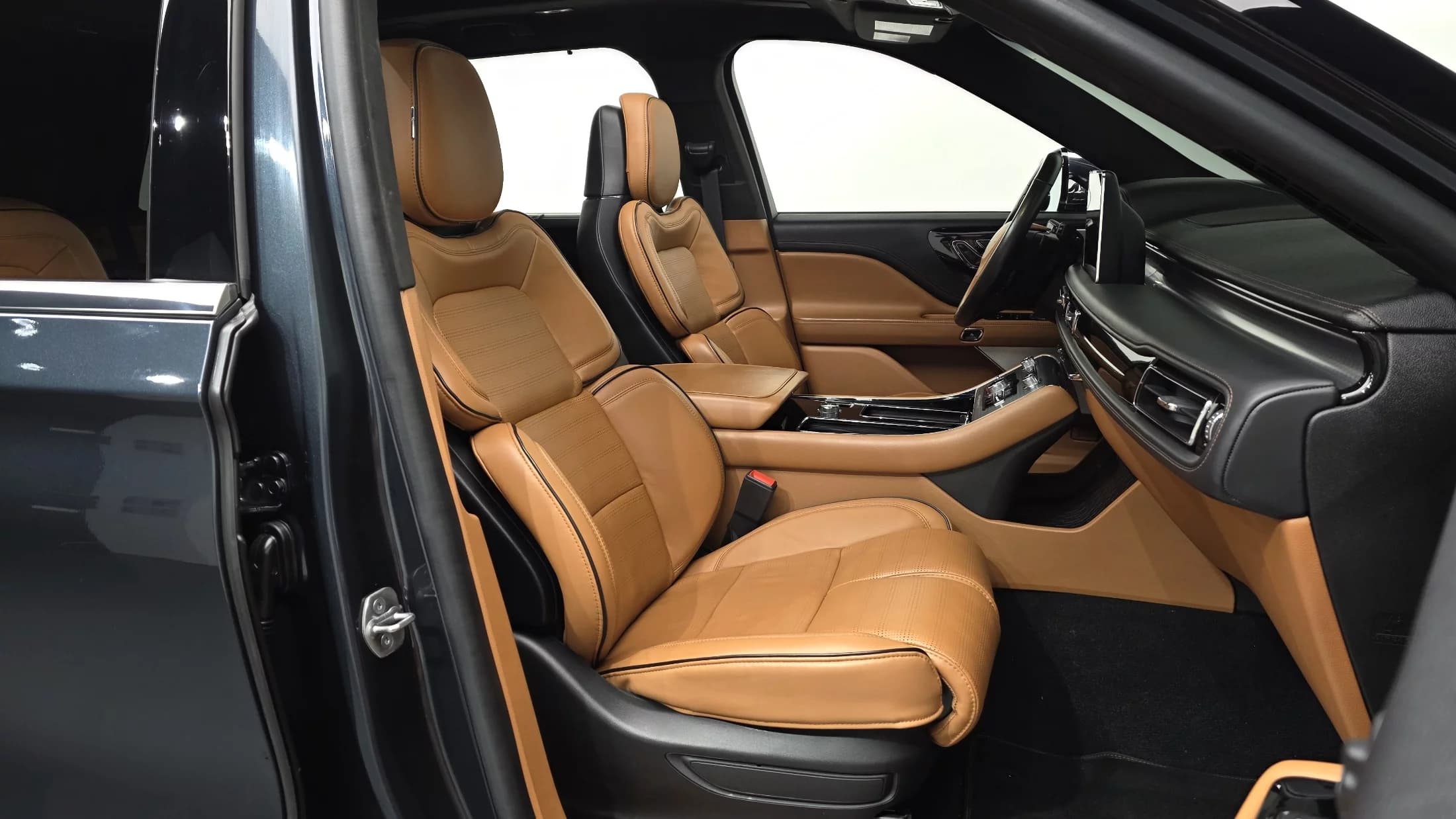 Lincoln AVIATOR 3.0 Black Label AWD, 2022 г. 48583 км. — фото 10