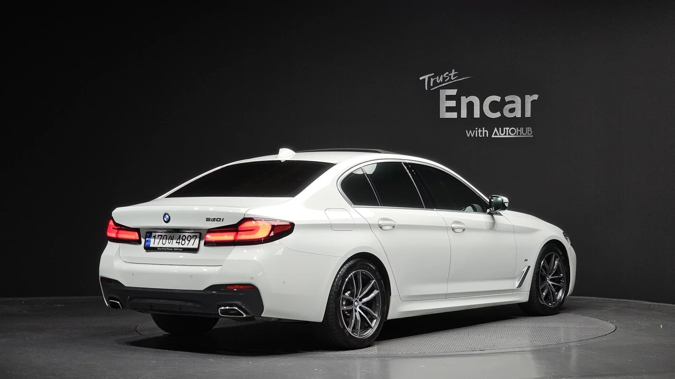 BMW 5-Series 520i M Sport, 2023 г. 26227 км. — фото 2