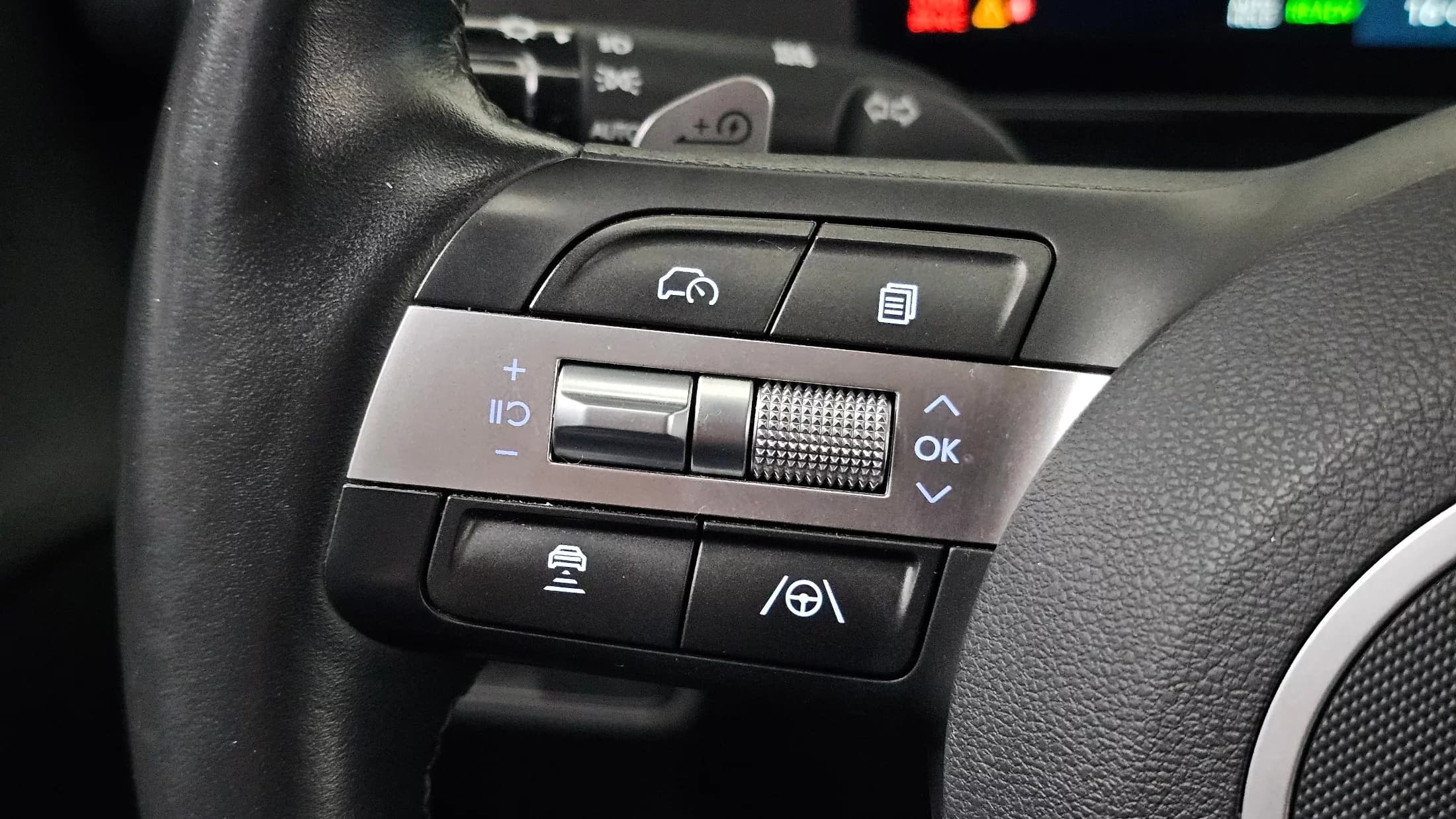 Hyundai Kona Electric Long Range Premium, электромобиль, 2023 г. 82975 км. — фото 14