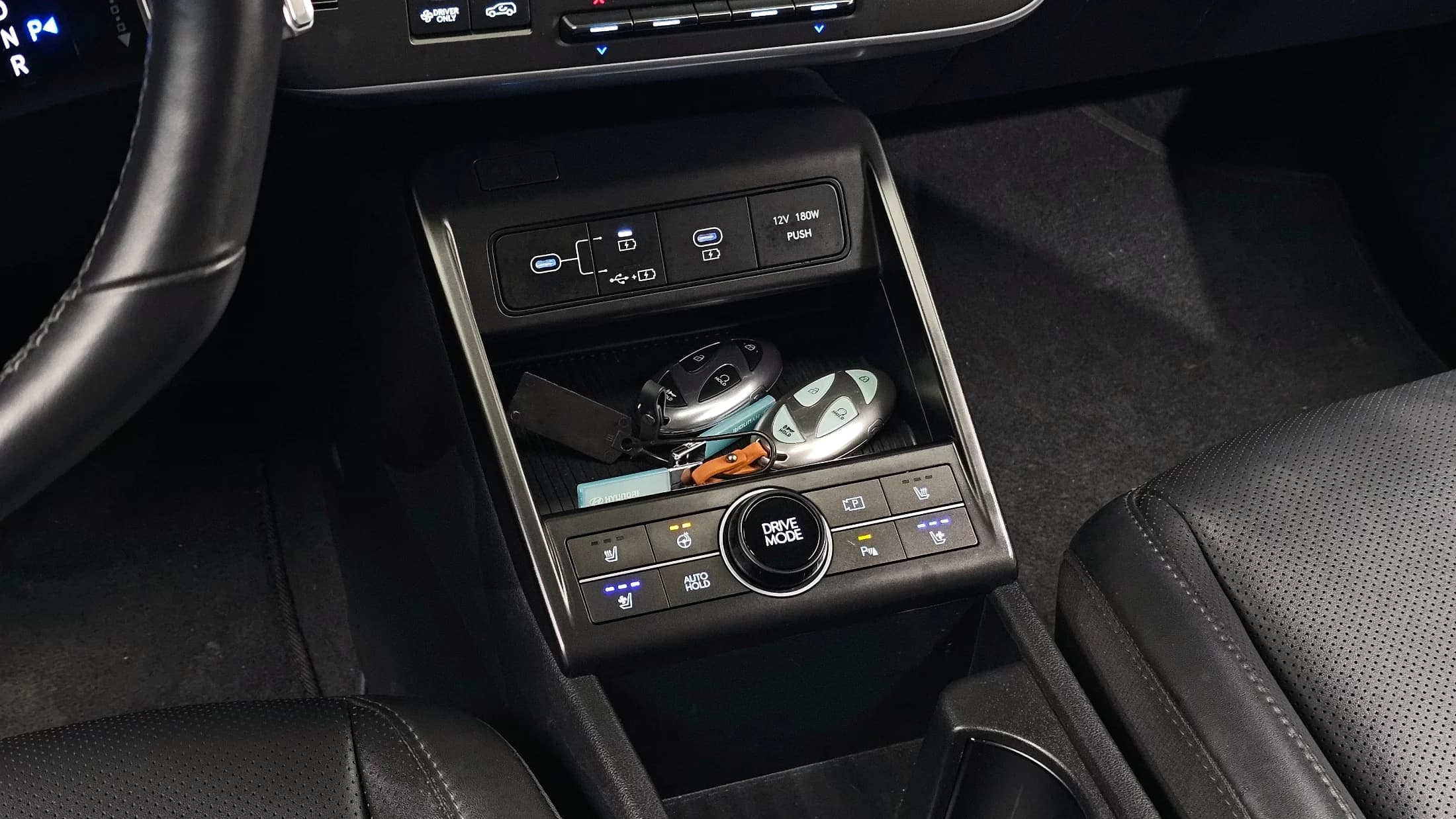 Hyundai Kona Electric Long Range Premium, электромобиль, 2023 г. 82975 км. — фото 18