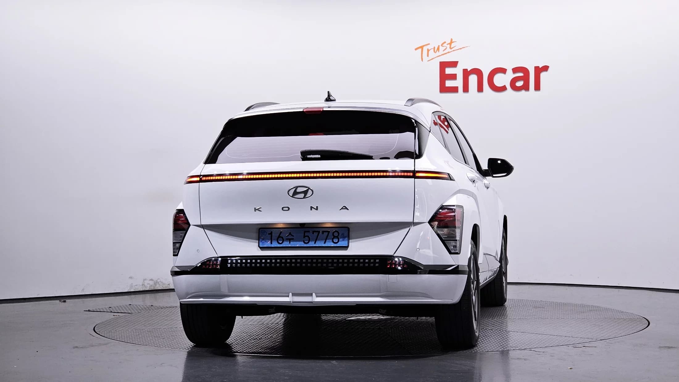 Hyundai Kona Electric Long Range Premium, электромобиль, 2023 г. 82975 км. — фото 4