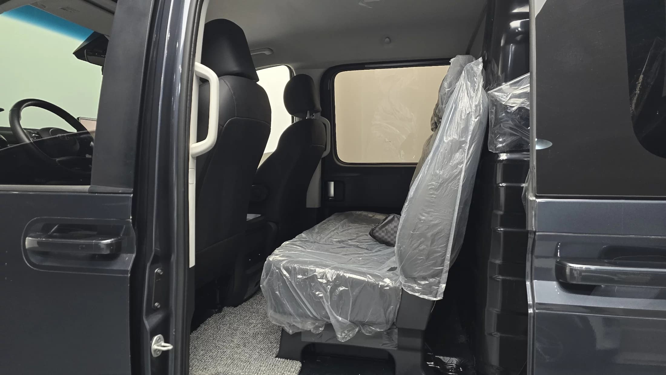 Hyundai Staria Cargo 5-Seater Modern, 2024 г. 37885 км. — фото 12
