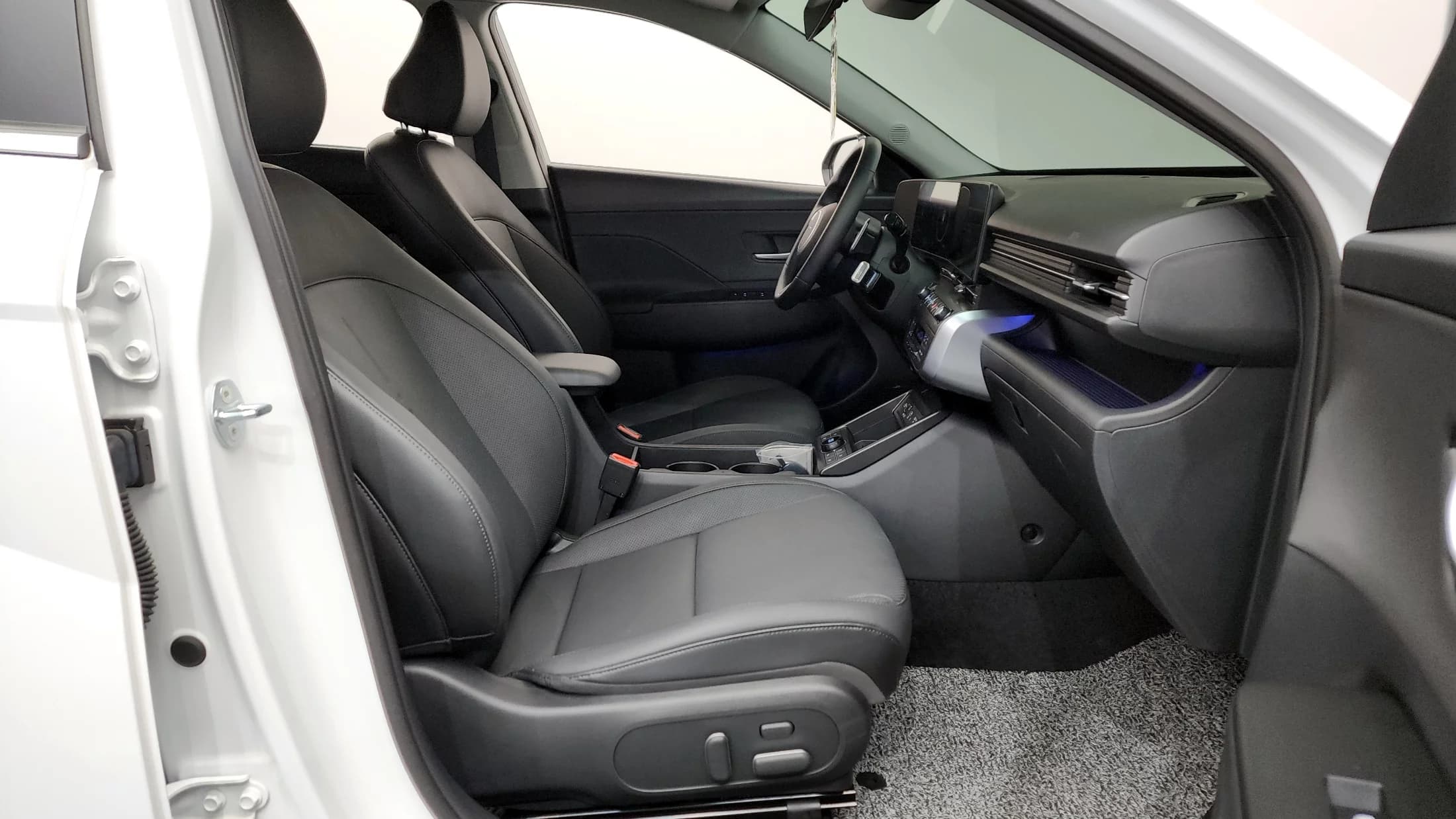 Hyundai Kona Gasoline 1.6 Turbo 2WD Inspiration, 2023 г. 14638 км. — фото 11