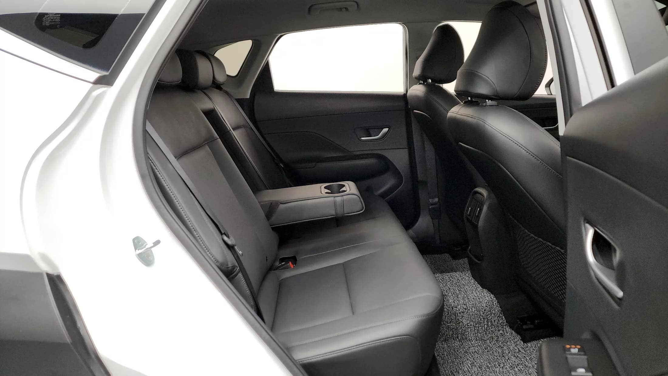 Hyundai Kona Gasoline 1.6 Turbo 2WD Inspiration, 2023 г. 14638 км. — фото 12