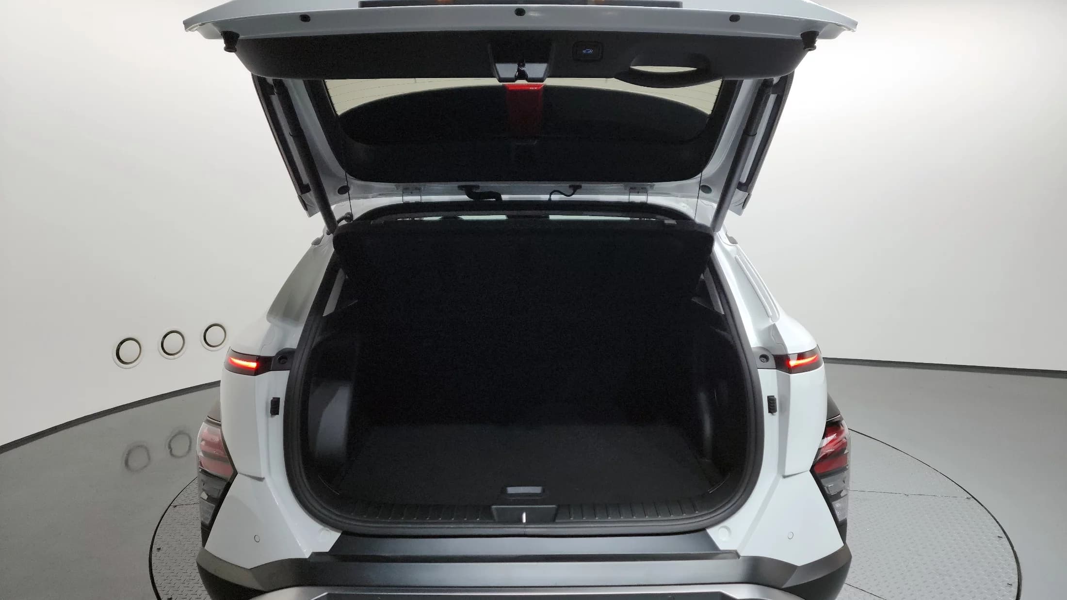 Hyundai Kona Gasoline 1.6 Turbo 2WD Inspiration, 2023 г. 14638 км. — фото 20