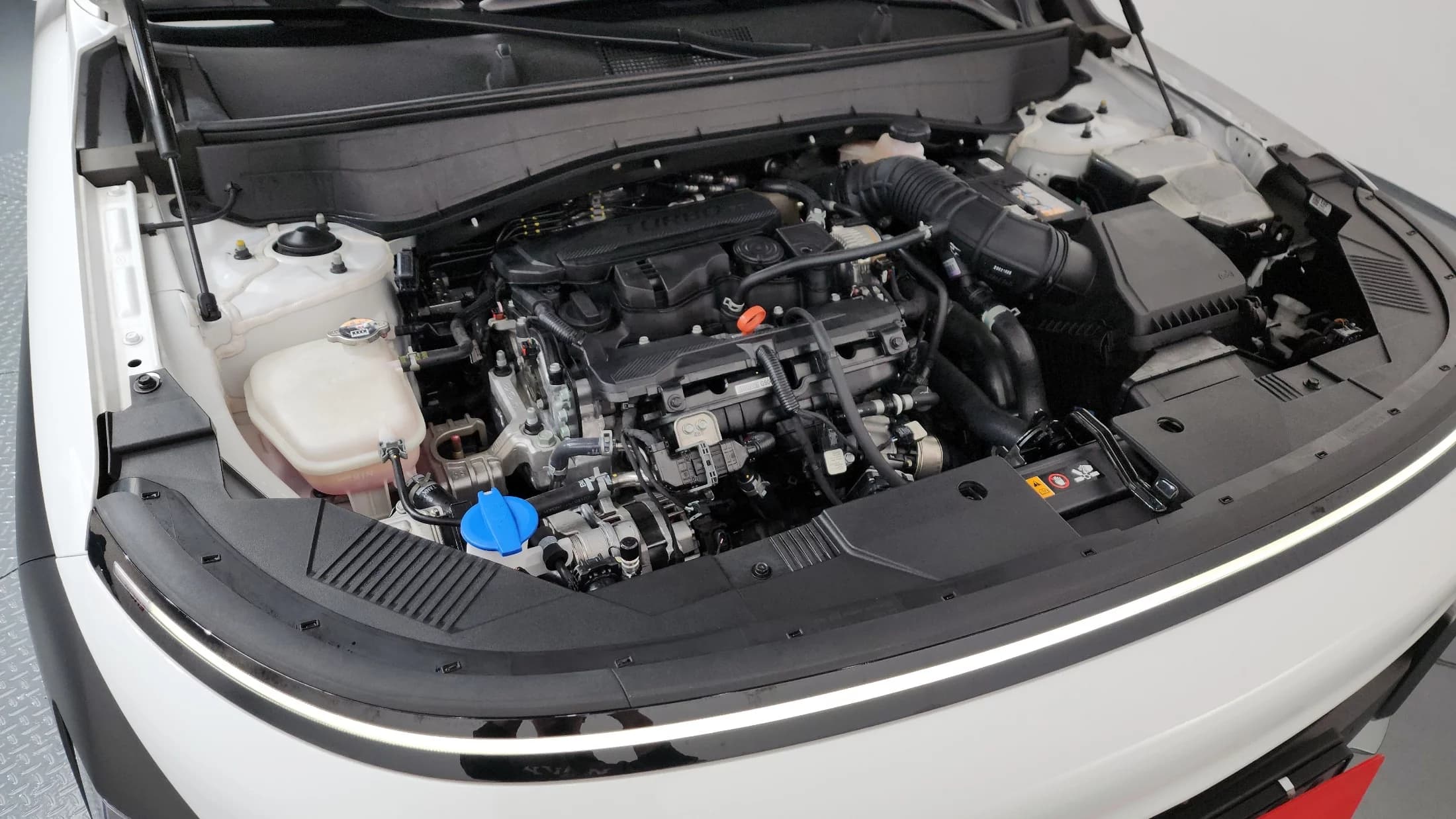 Hyundai Kona Gasoline 1.6 Turbo 2WD Inspiration, 2023 г. 14638 км. — фото 6