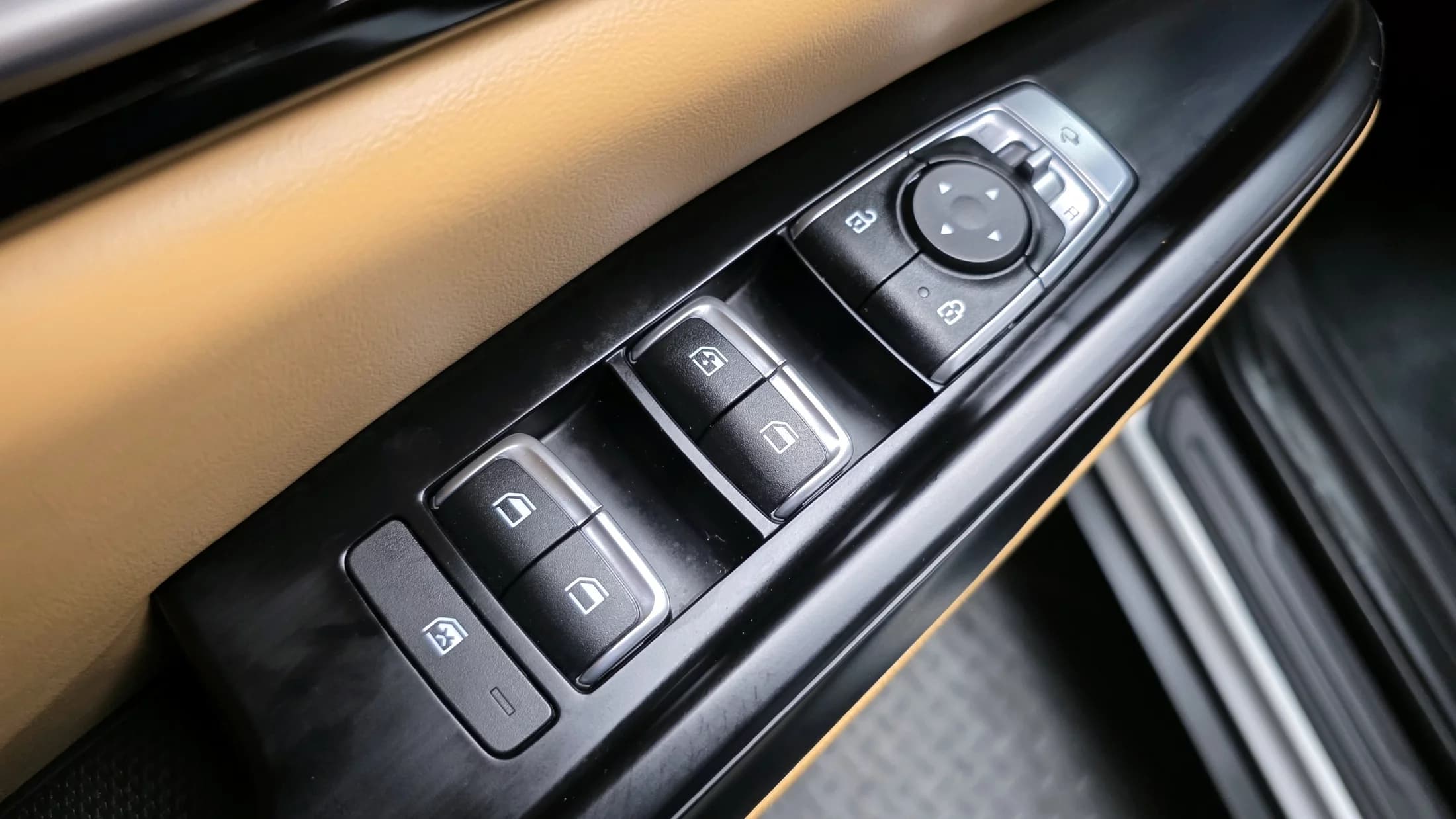 Kia Carnival 11-Seater Prestige, 2023 г. 32574 км. — фото 14