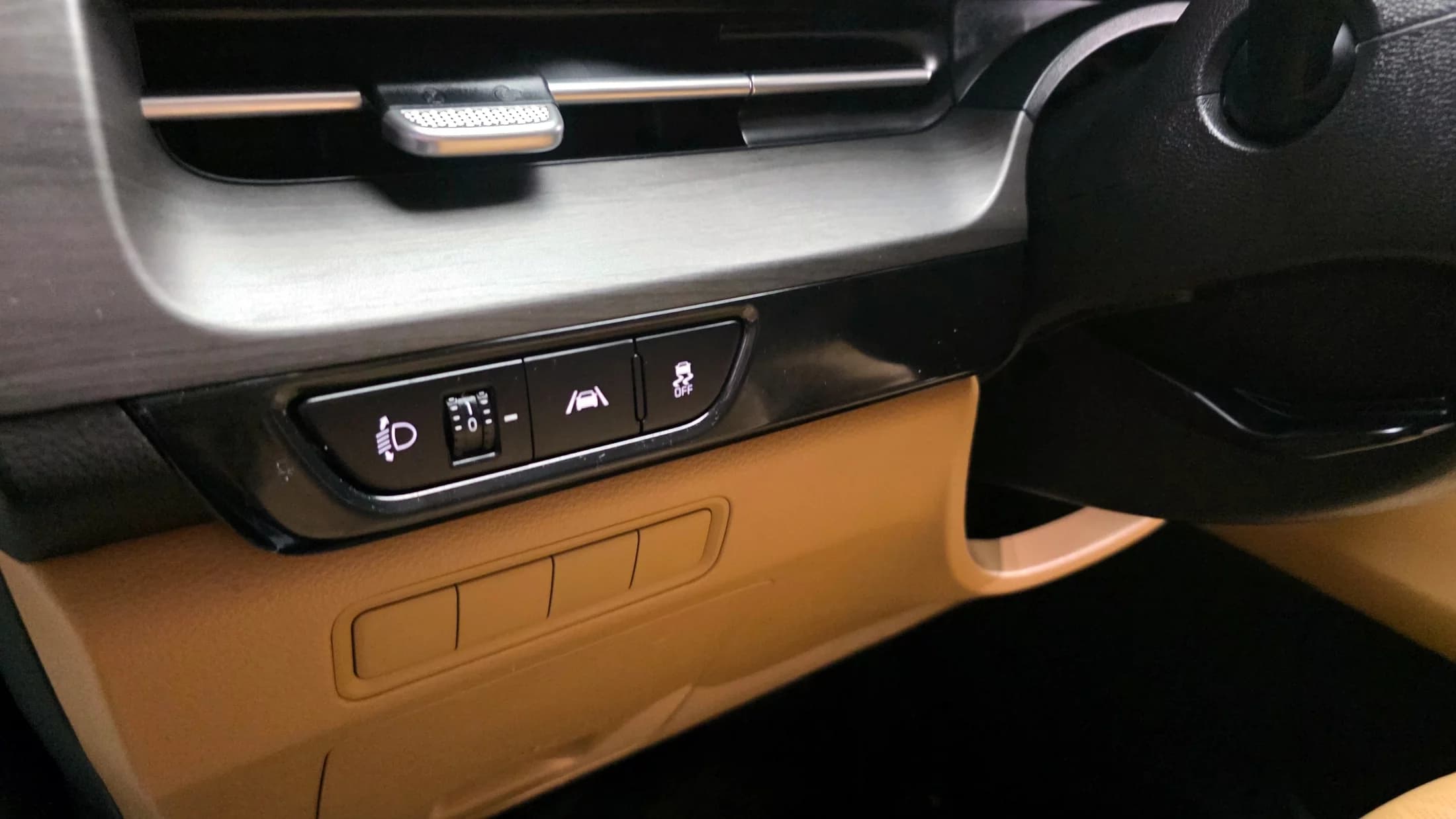 Kia Carnival 11-Seater Prestige, 2023 г. 32574 км. — фото 15