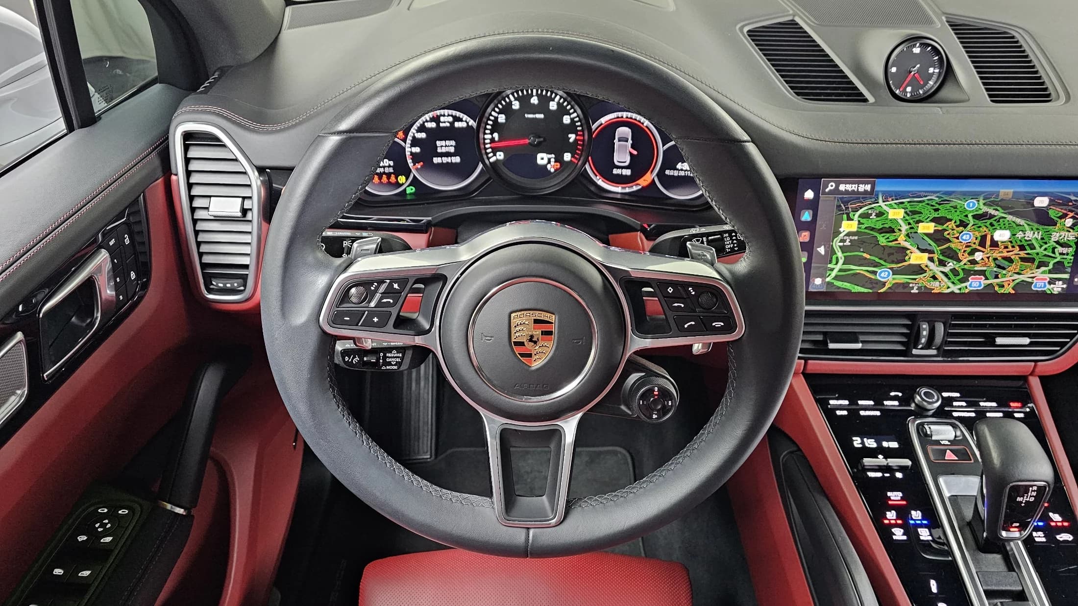 Porsche CAYENNE 3.0 PLATINUM EDITION, 2023 г. 24749 км. — фото 13