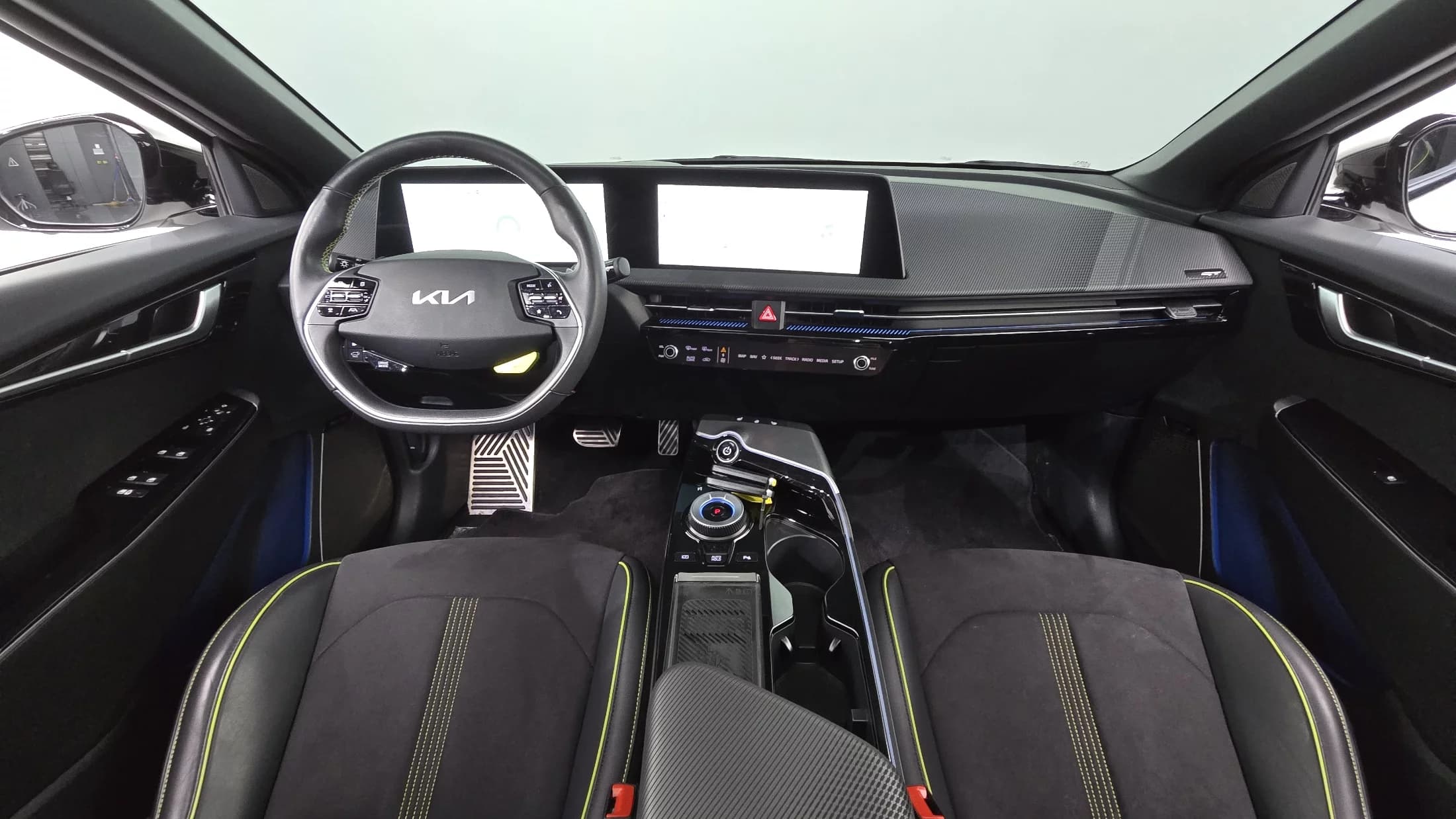 Kia EV6 GT 4WD, электромобиль, 2023 г. 44296 км. — фото 7
