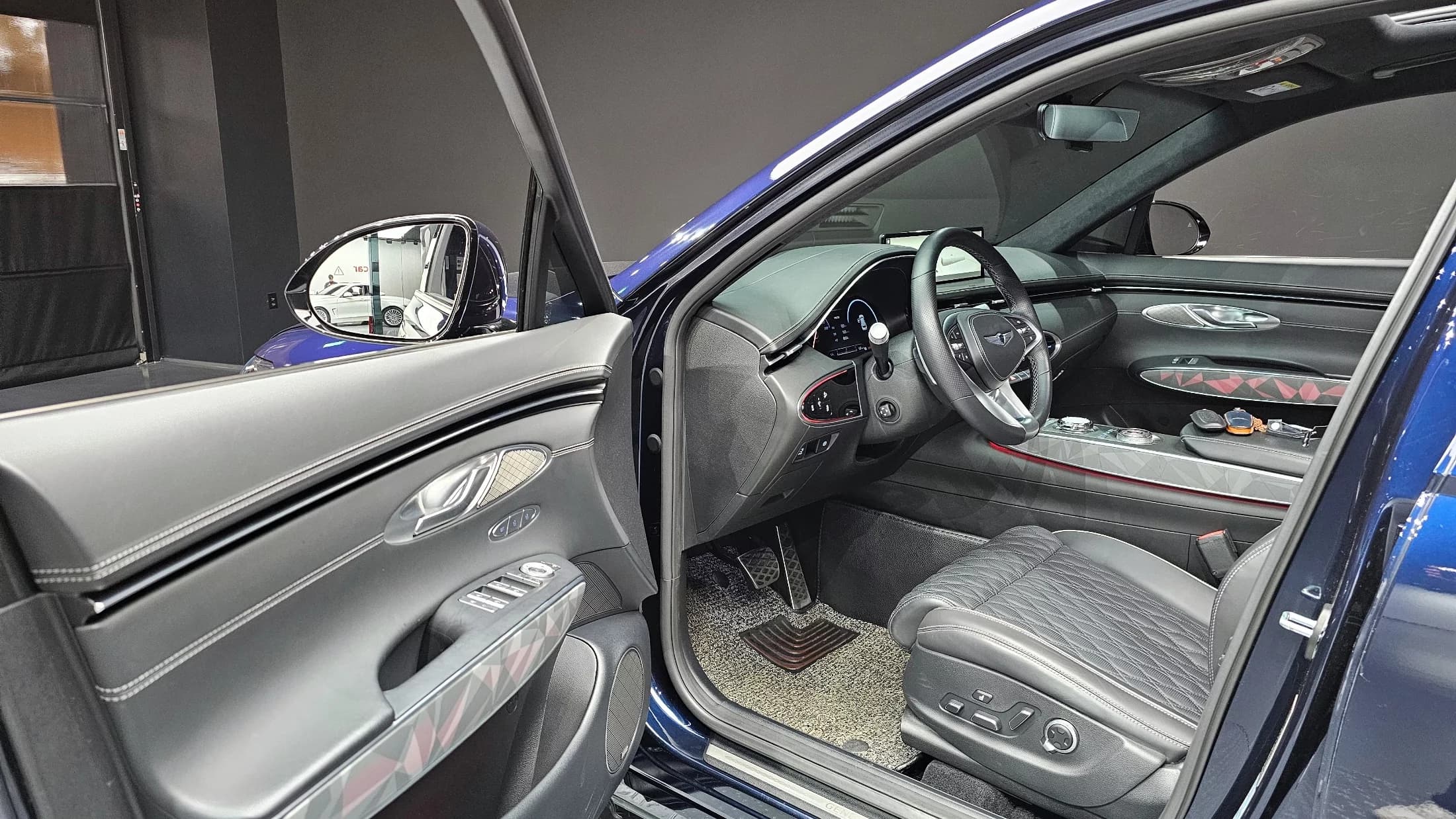 Genesis GV70 2.5T Gasoline AWD, 2023 г. 45064 км. — фото 11