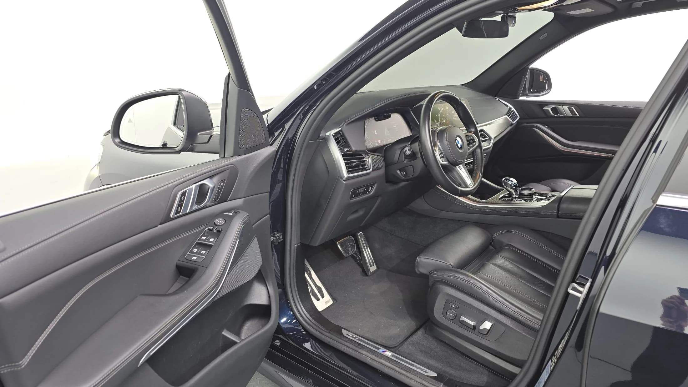 BMW X5 xDrive 30d M Sport, 2022 г. 74349 км. — фото 10