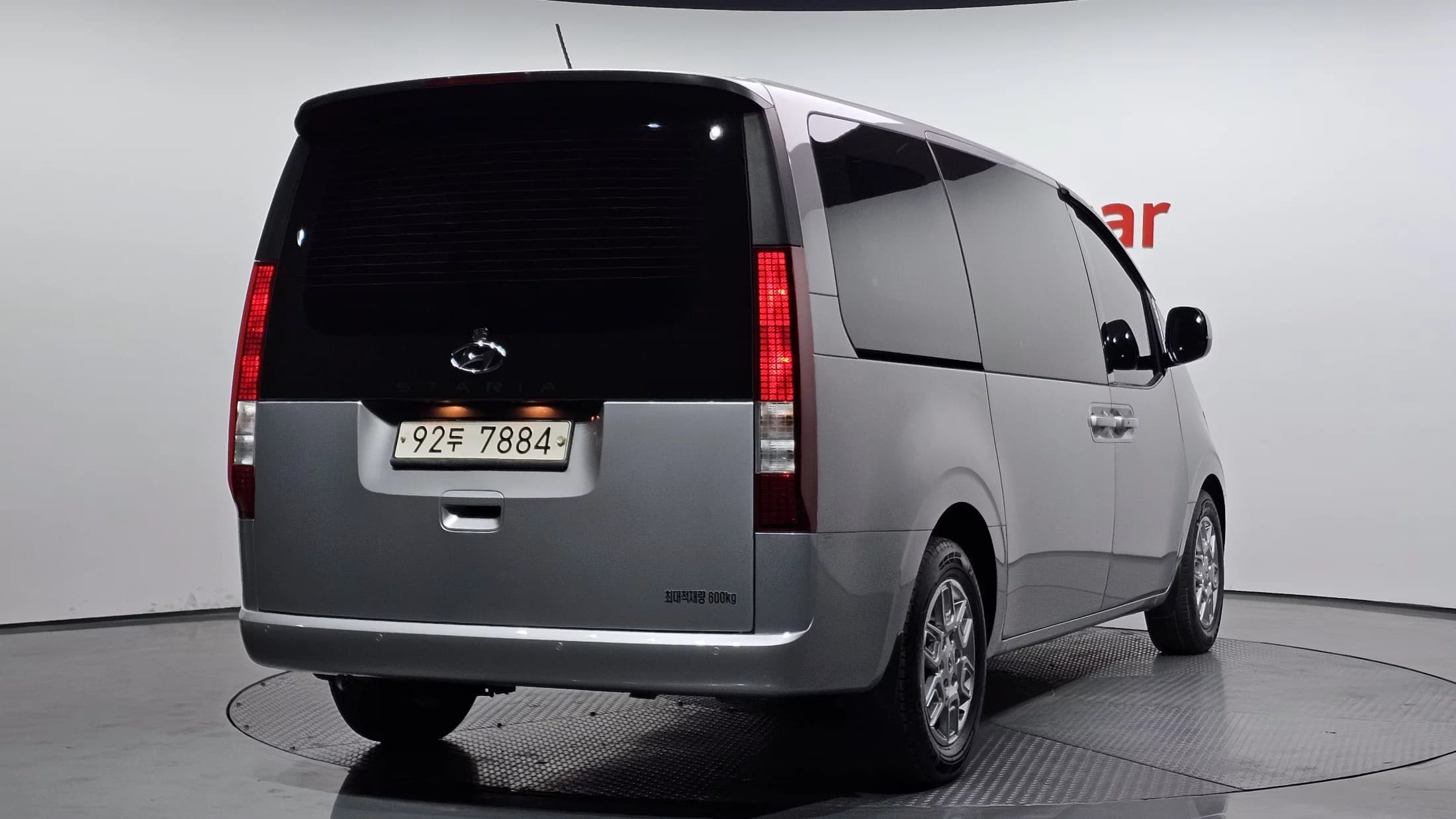 Hyundai Staria Cargo 5-Seater Modern, 2021 г. 99360 км. — фото 2