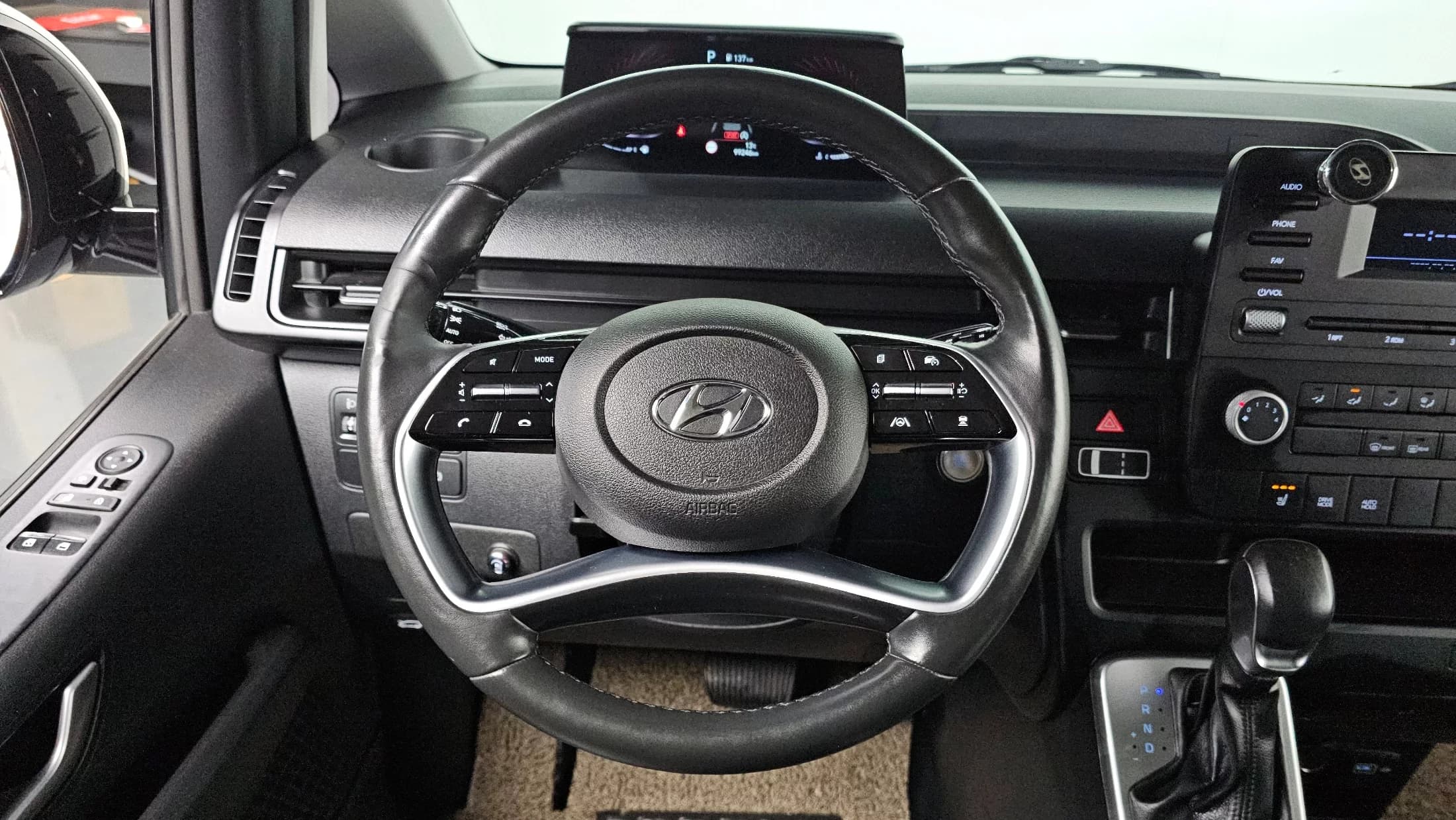 Hyundai Staria Cargo 5-Seater Modern, 2021 г. 99360 км. — фото 13