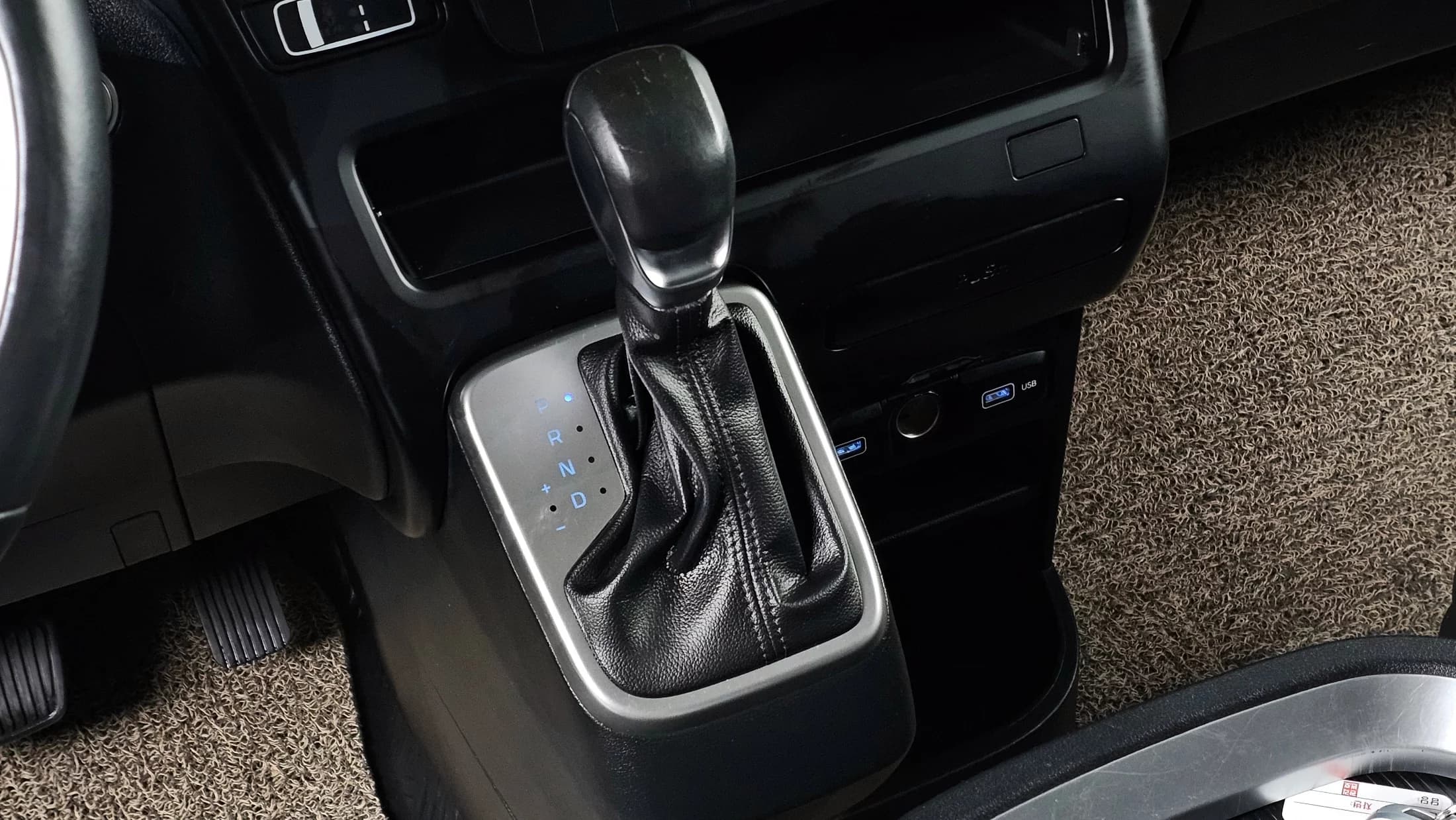 Hyundai Staria Cargo 5-Seater Modern, 2021 г. 99360 км. — фото 9