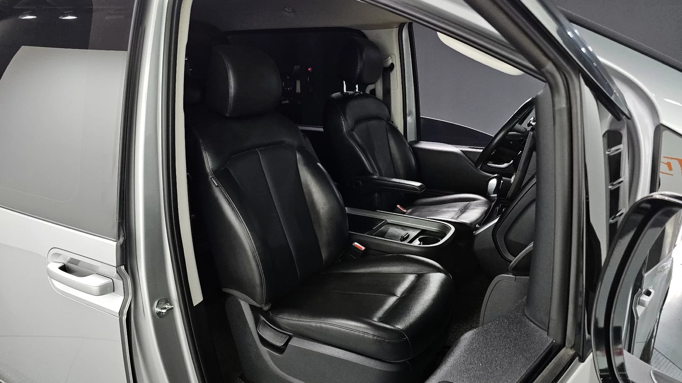 Hyundai Staria Cargo 5-Seater Modern, 2021 г. 99360 км. — фото 10