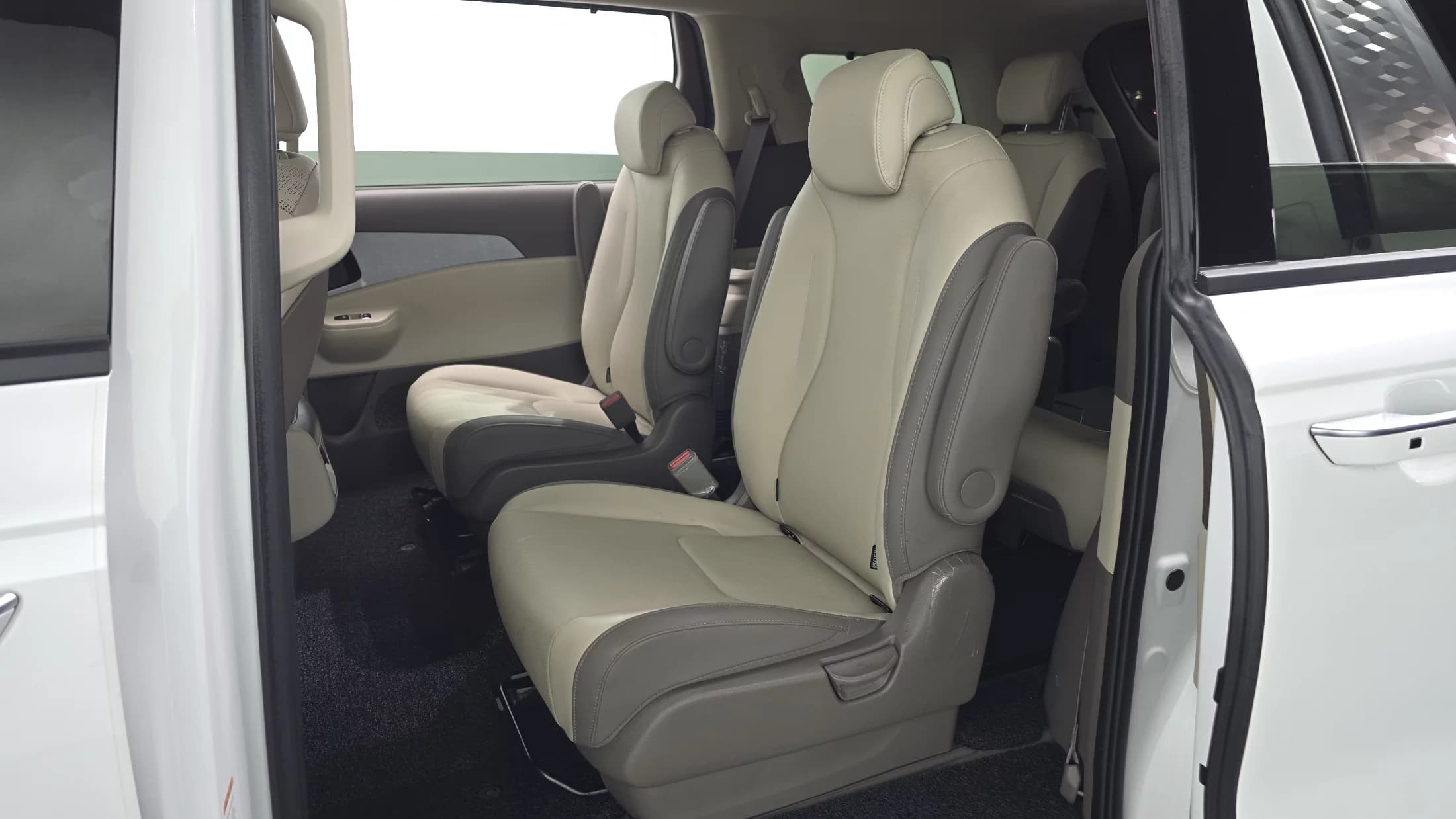 Kia Carnival 9-Seater Noblesse, 2025 г. 23547 км. — фото 12