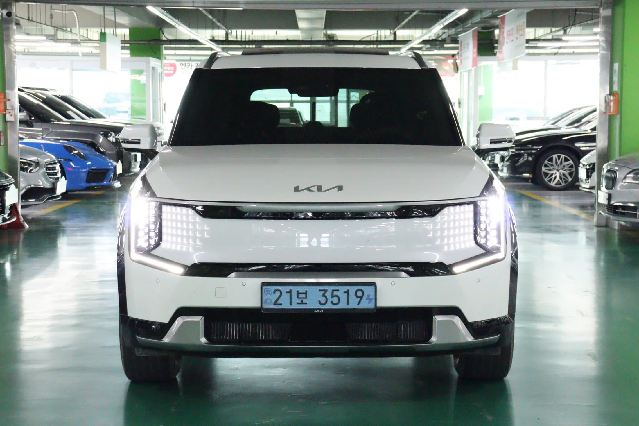 Kia EV9 Long Range 4WD Earth, электромобиль, 2023 г. 26046 км. — фото 2