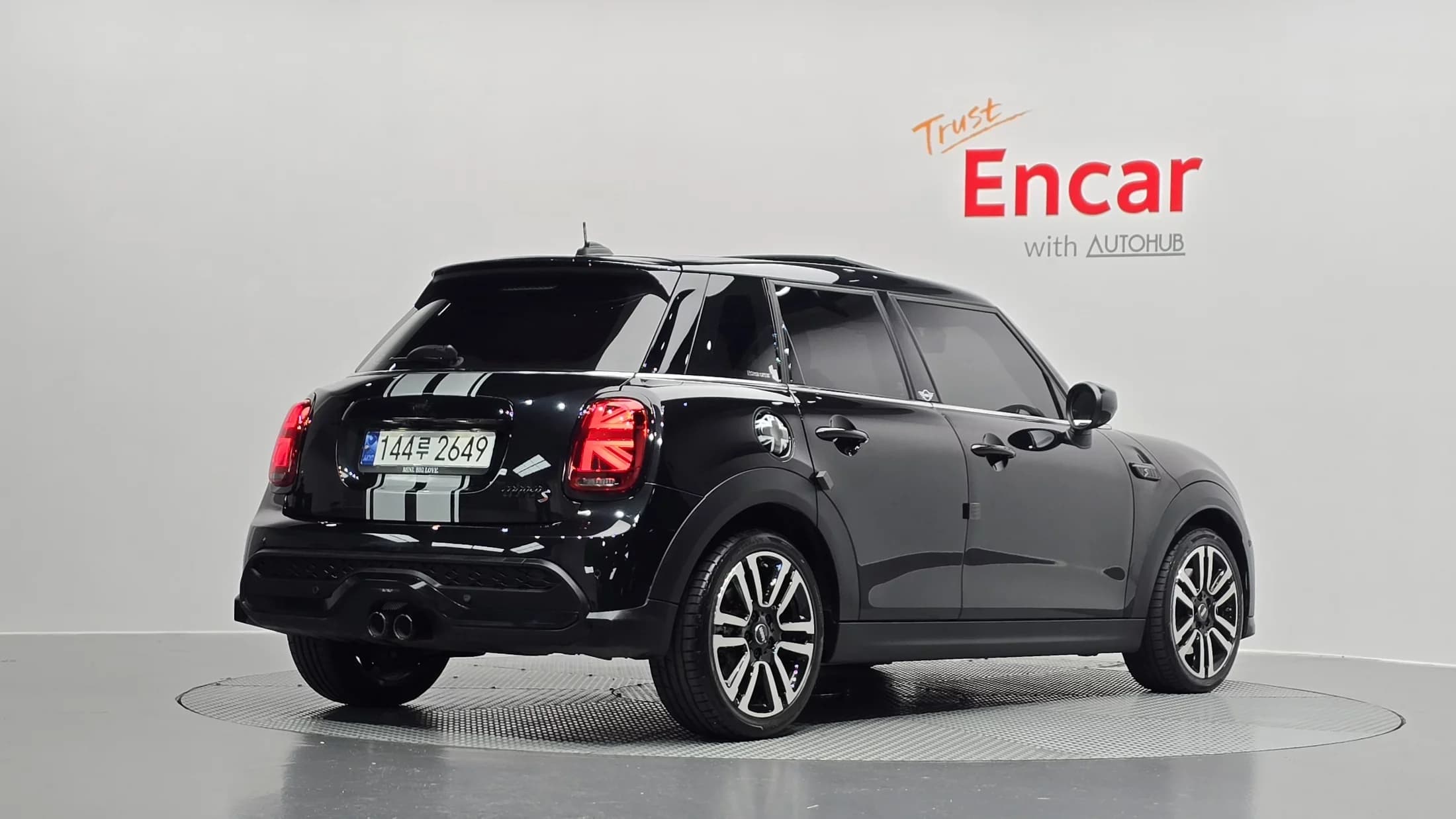 MINI Cooper 5Door Classic Third Generation, 2023 г. 21087 км. — фото 2