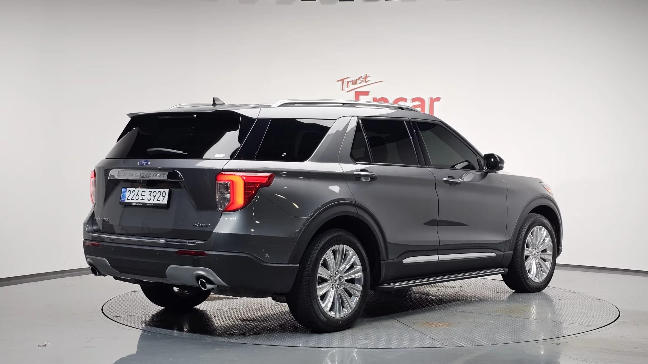 Ford EXPLORER 2.3 LimIted 4WD, 2023 г. 18230 км. — фото 2