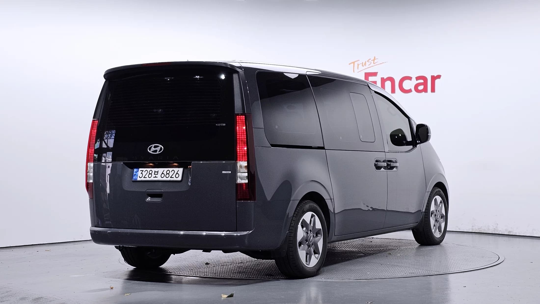 Hyundai Staria 4WD Tourer 9-Seater Modern, 2025 г. 14588 км. — фото 2