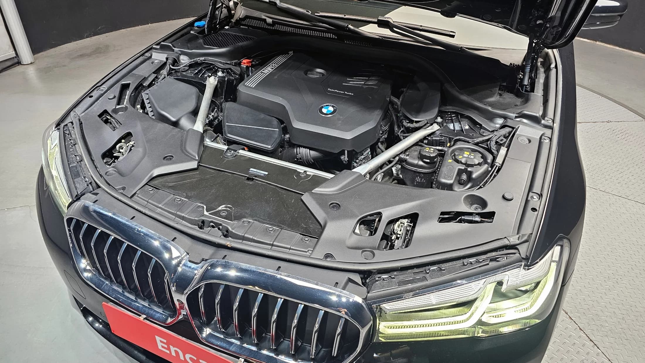 BMW 5-Series 520i Luxury, 2023 г. 40089 км. — фото 6