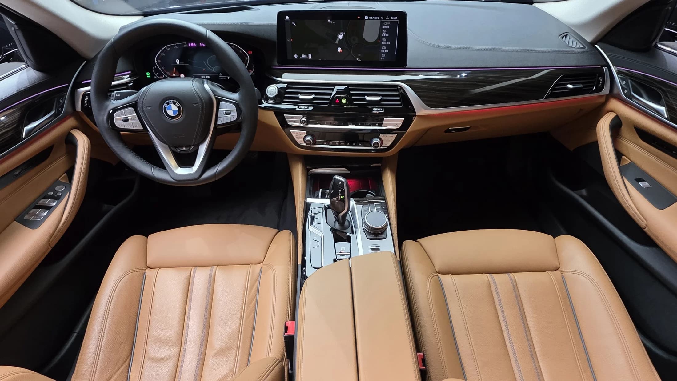 BMW 5-Series 520i Luxury, 2023 г. 40089 км. — фото 7