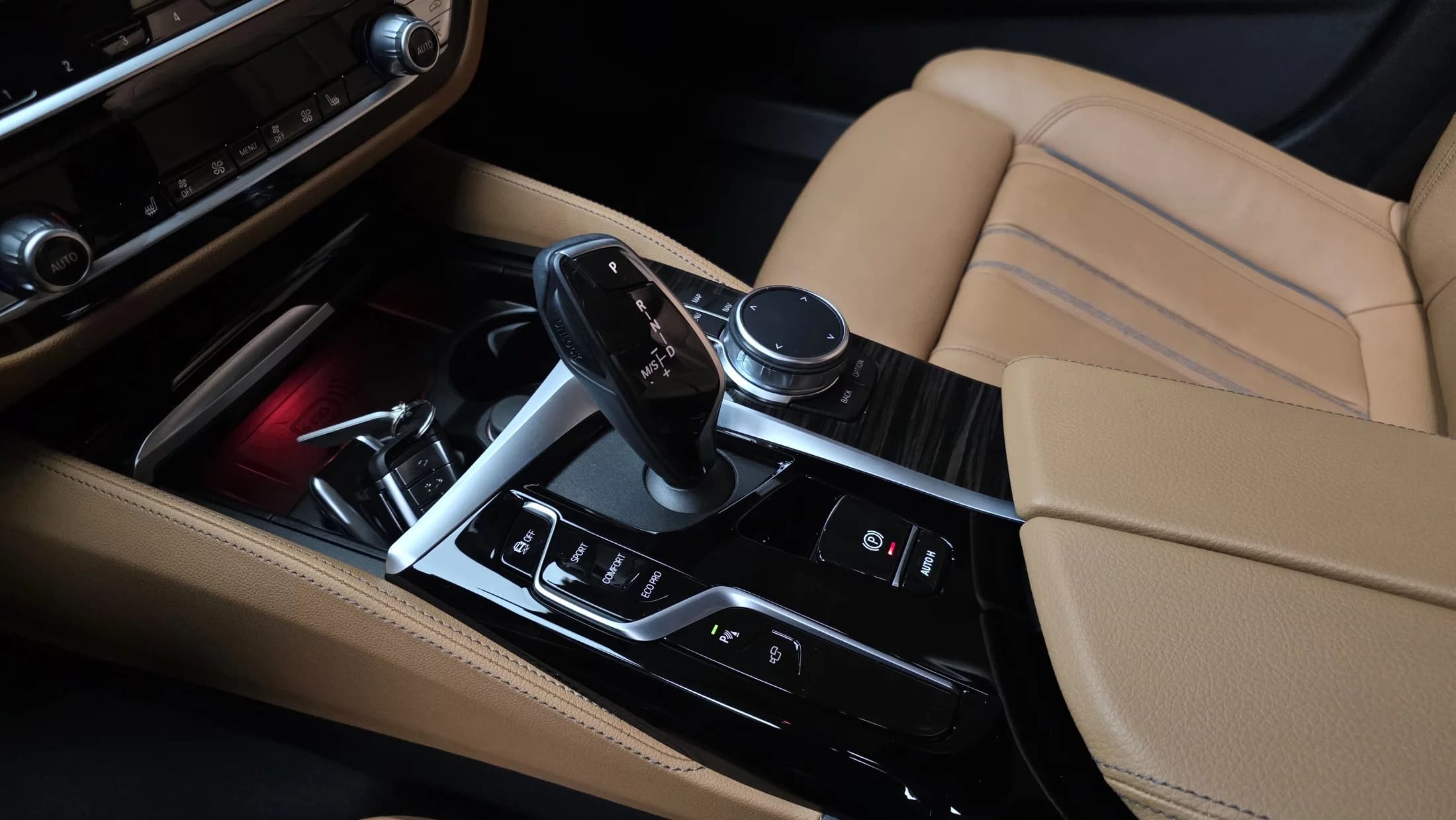 BMW 5-Series 520i Luxury, 2023 г. 40089 км. — фото 9