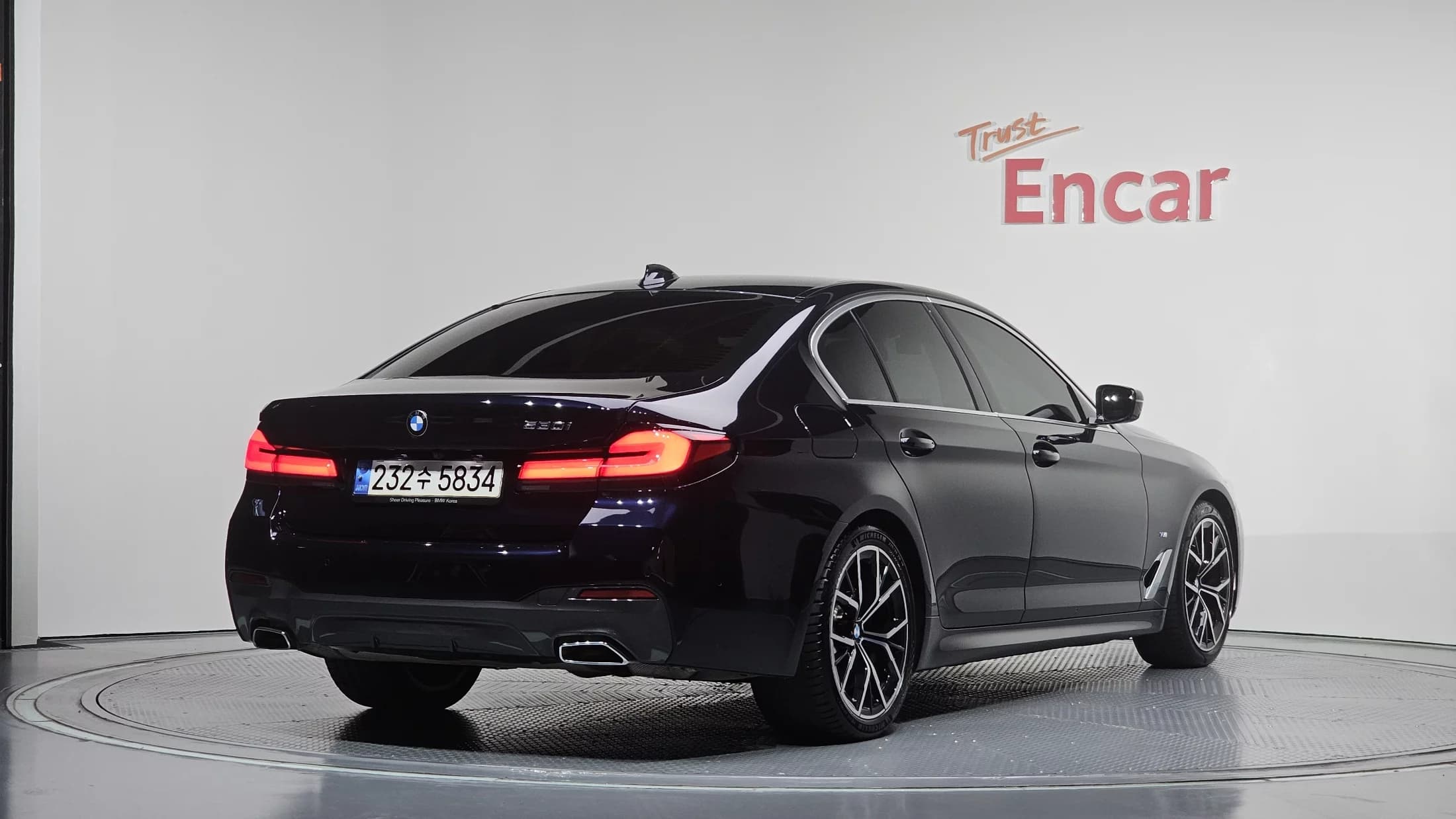 BMW 5-Series 530i M Sport Package, 2023 г. 28822 км. — фото 2