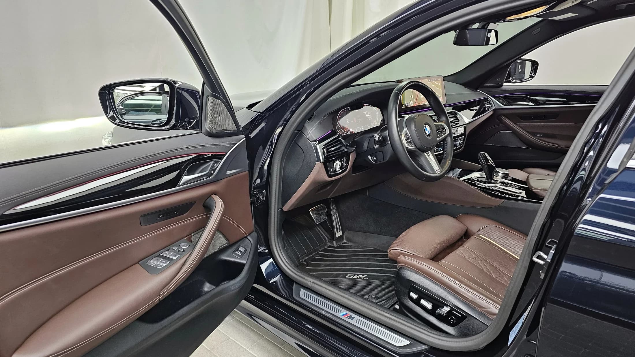 BMW 5-Series 530i M Sport Package, 2023 г. 28822 км. — фото 10