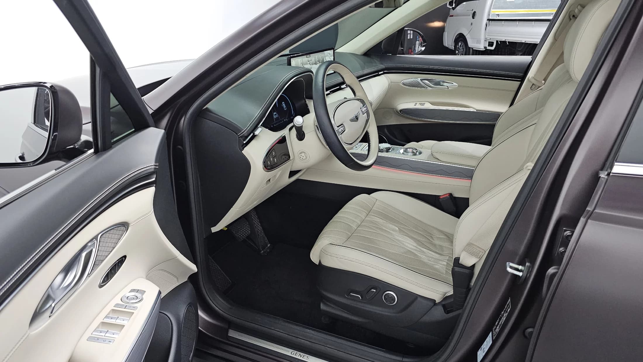 Genesis GV70 2.5T Gasoline AWD, 2023 г. 18416 км. — фото 11