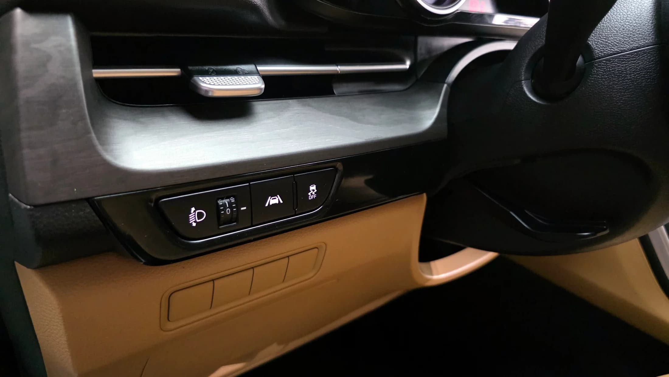 Kia Carnival 9-Seater Prestige, 2022 г. 43951 км. — фото 15