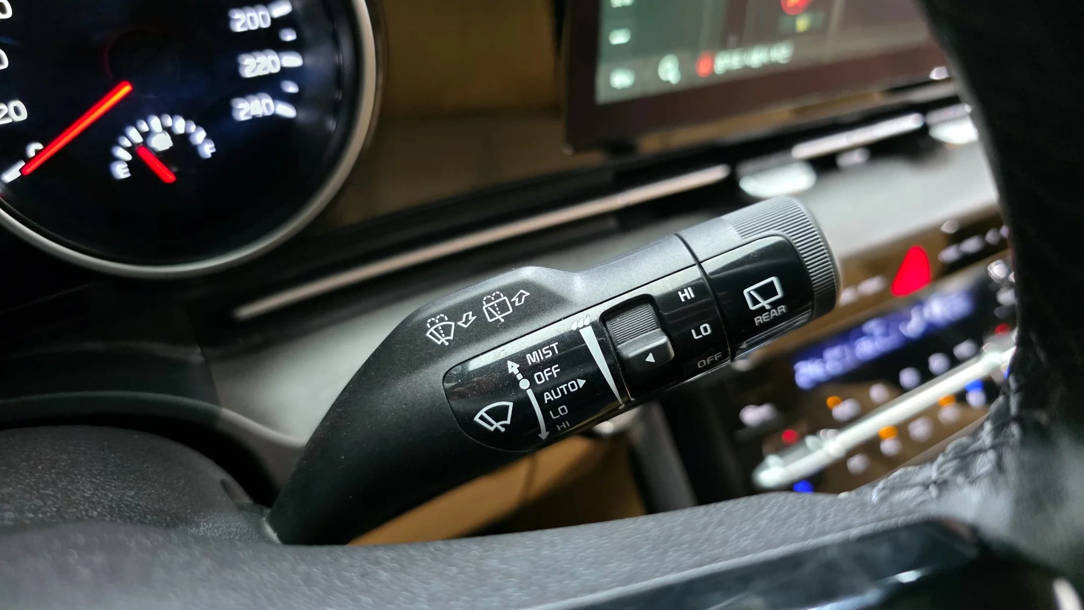 Kia Carnival 9-Seater Prestige, 2022 г. 43951 км. — фото 16