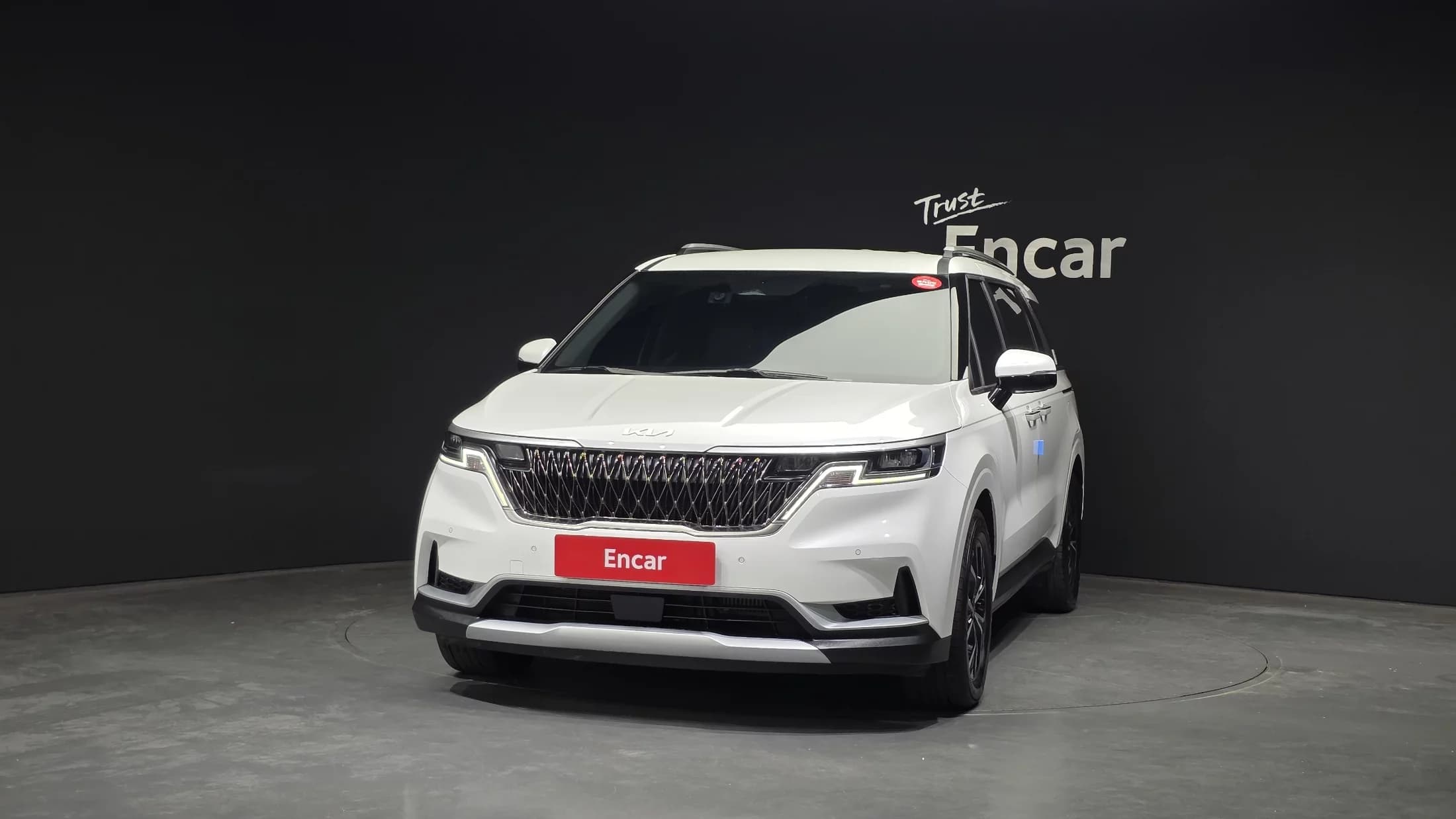 Kia Carnival 9-Seater Prestige, 2022 г. 43951 км. — фото 3