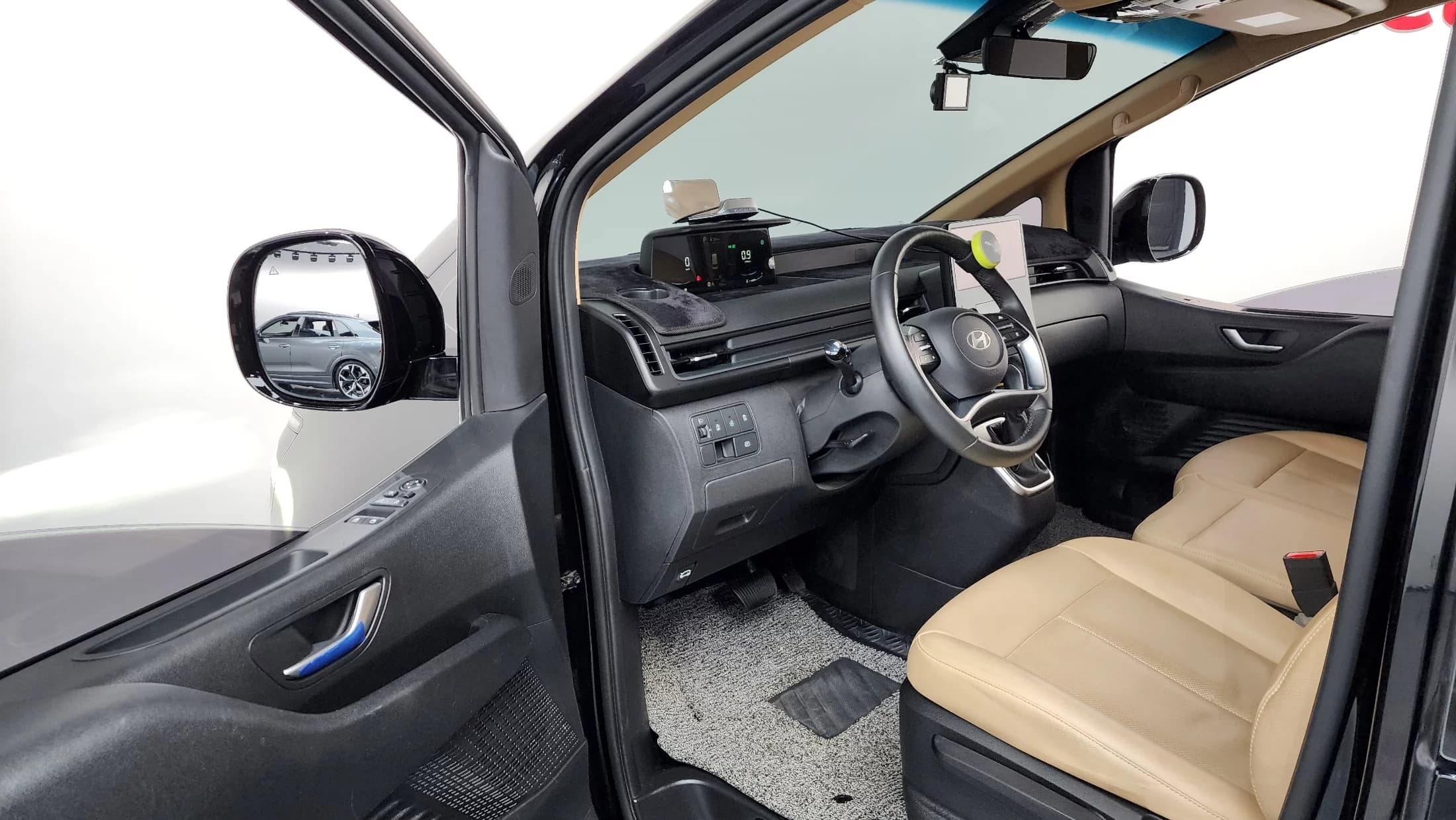 Hyundai Staria Tourer 9-Seater Modern, 2024 г. 9962 км. — фото 10
