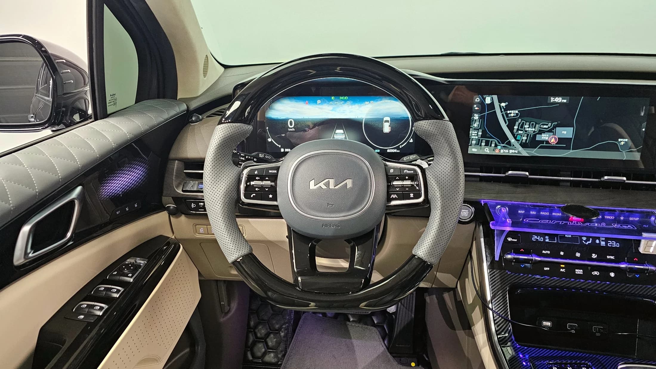Kia Carnival 7-Seater Hi-Limousine Signature, 2023 г. 60445 км. — фото 13